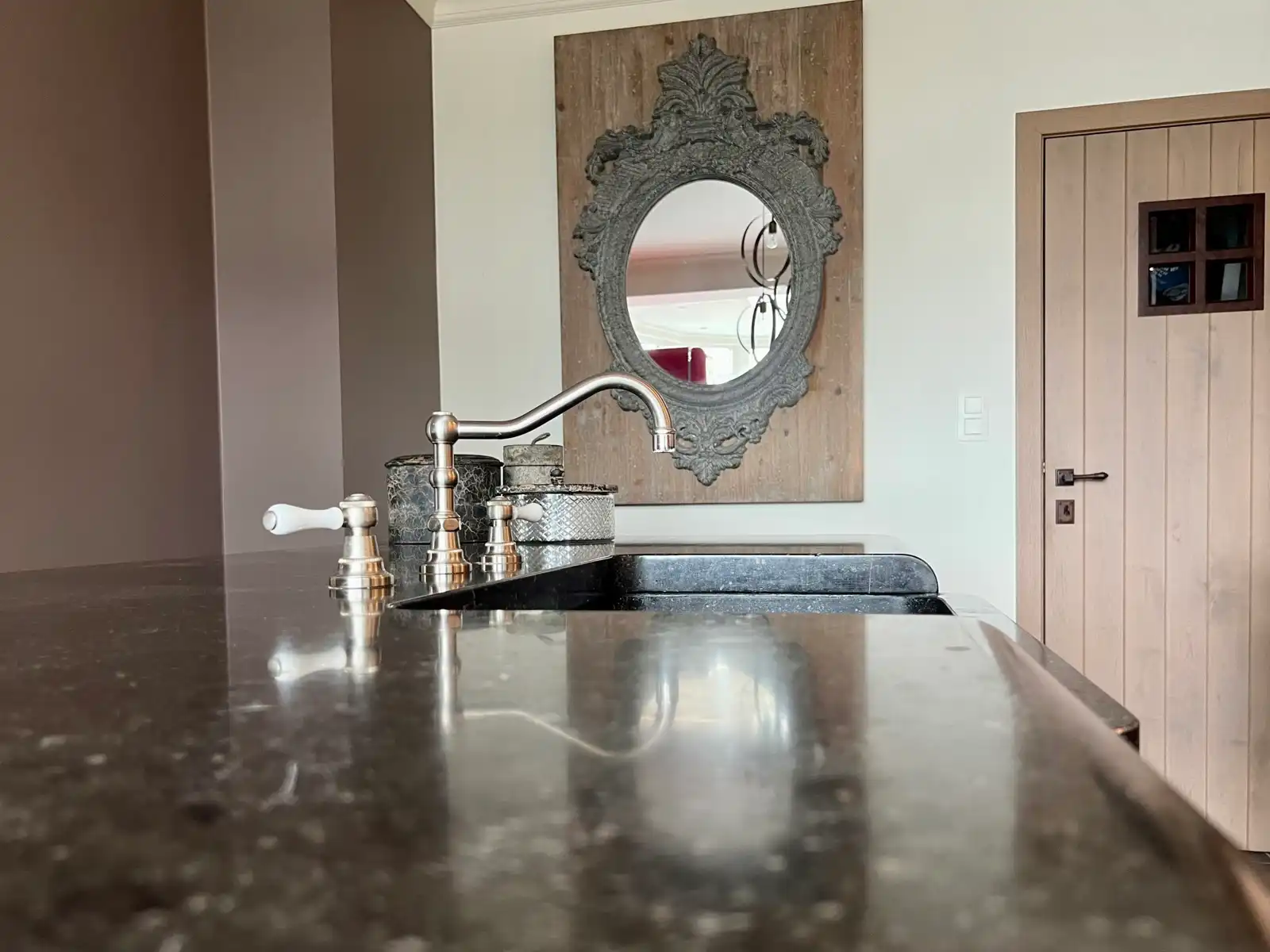 Luxe woning met alle comfort, prachtige leefveranda en tuin. foto 34