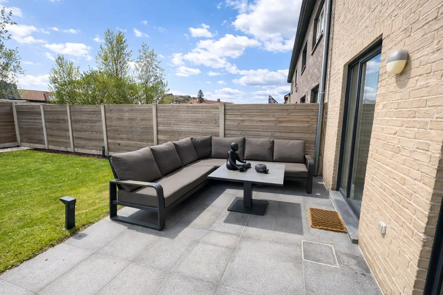 Recente energiezuinige woning met 3/4 slaapkamers, garage en gezellige tuin, Lichtervelde foto 2