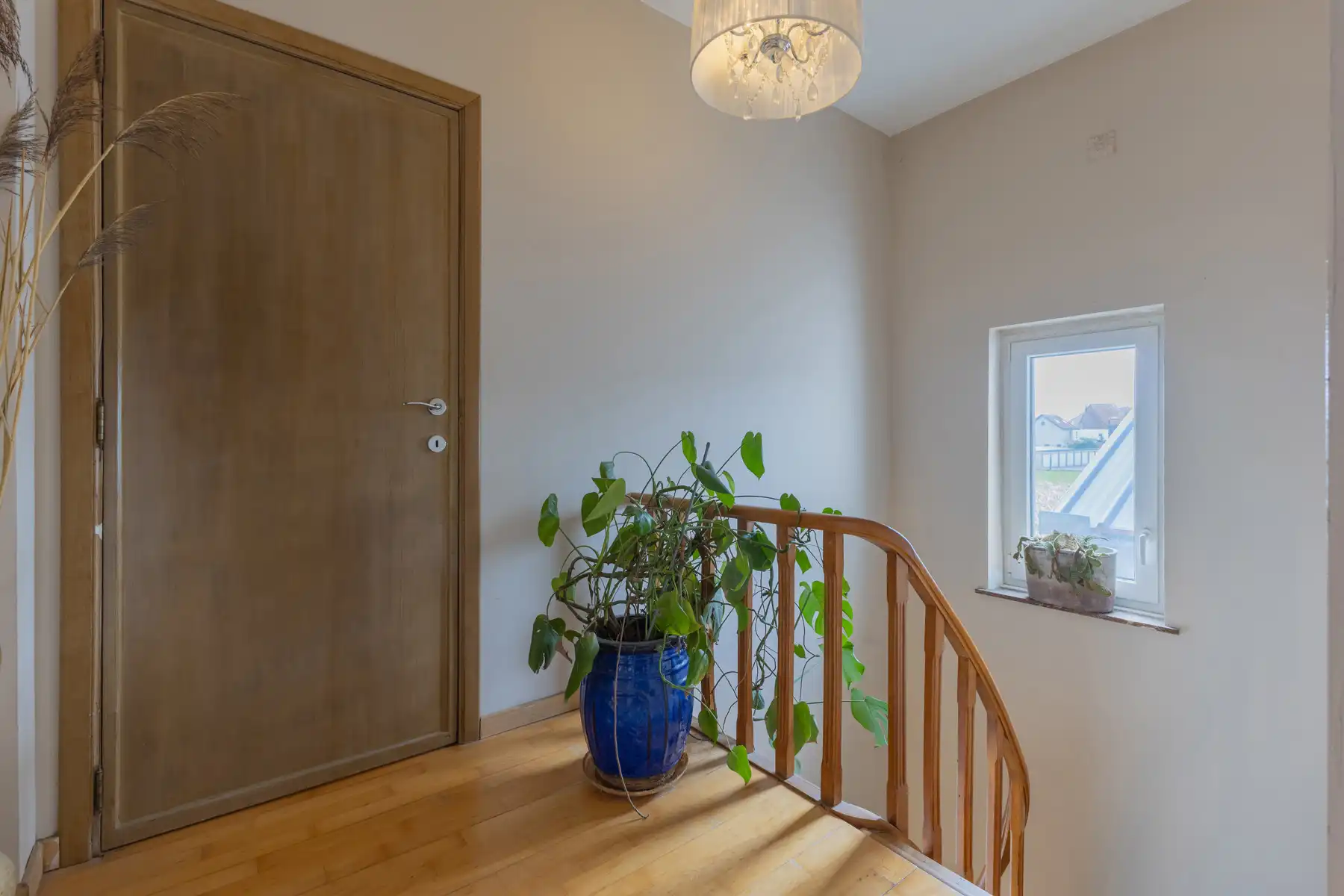 Goed gelegen woning met ruime loods foto 11
