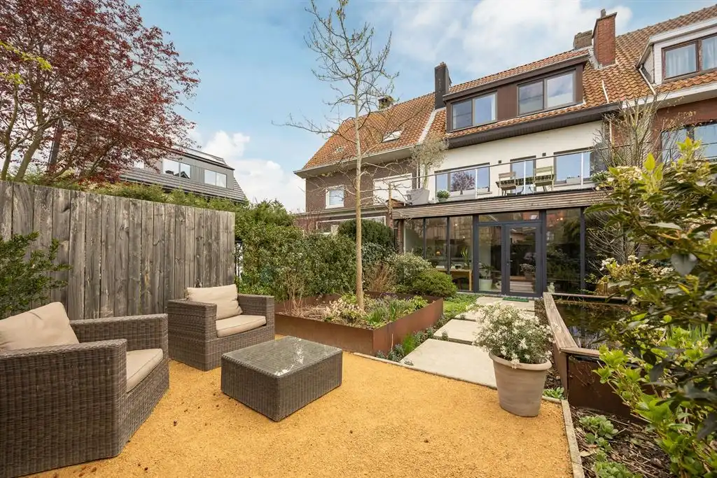 Luxe bel-etage in topbuurt op Linkeroever met heerlijke tuin foto 27