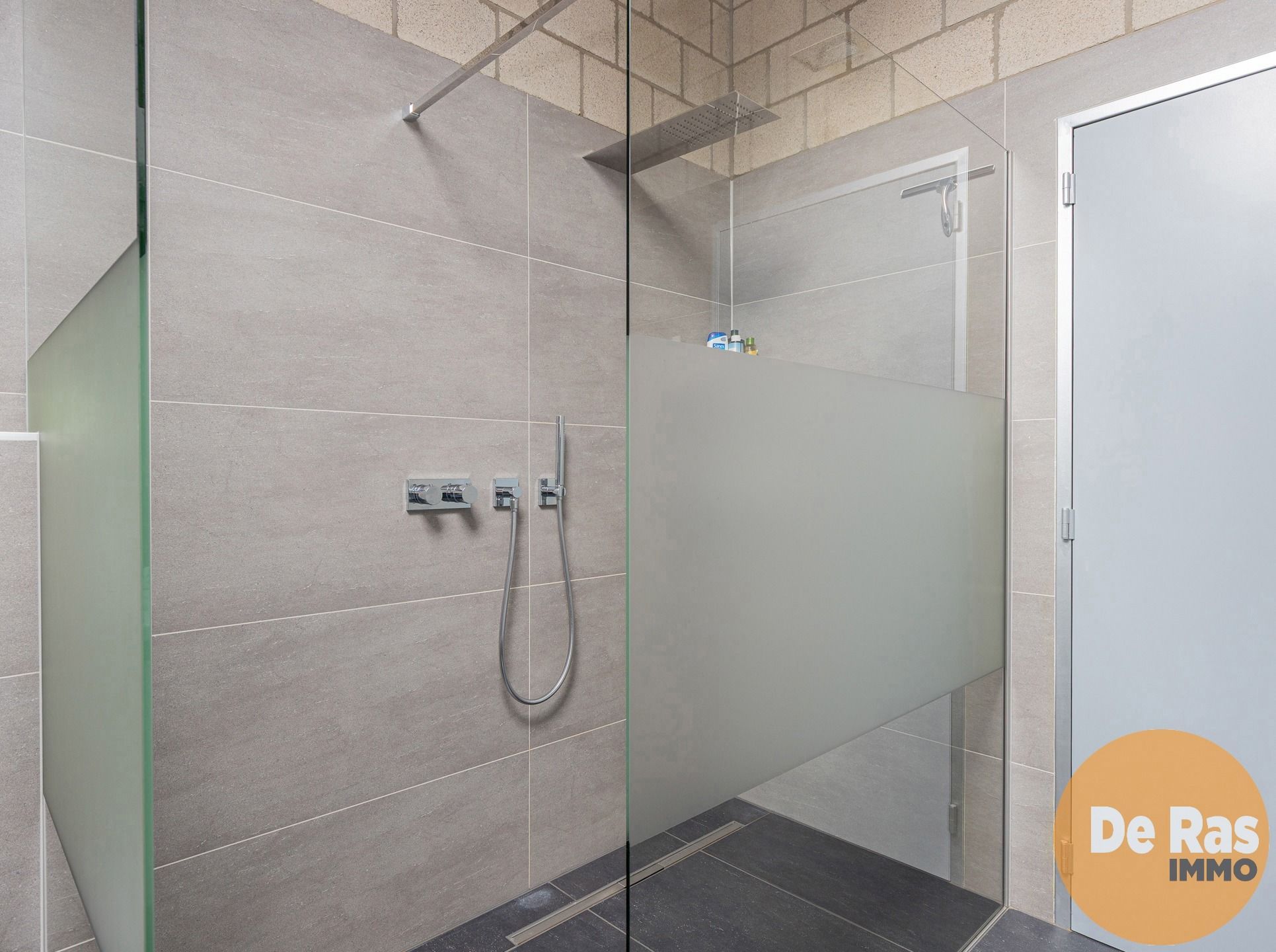 EREMBODEGEM- Ruime gezinswoning met tuin en weide  foto 23