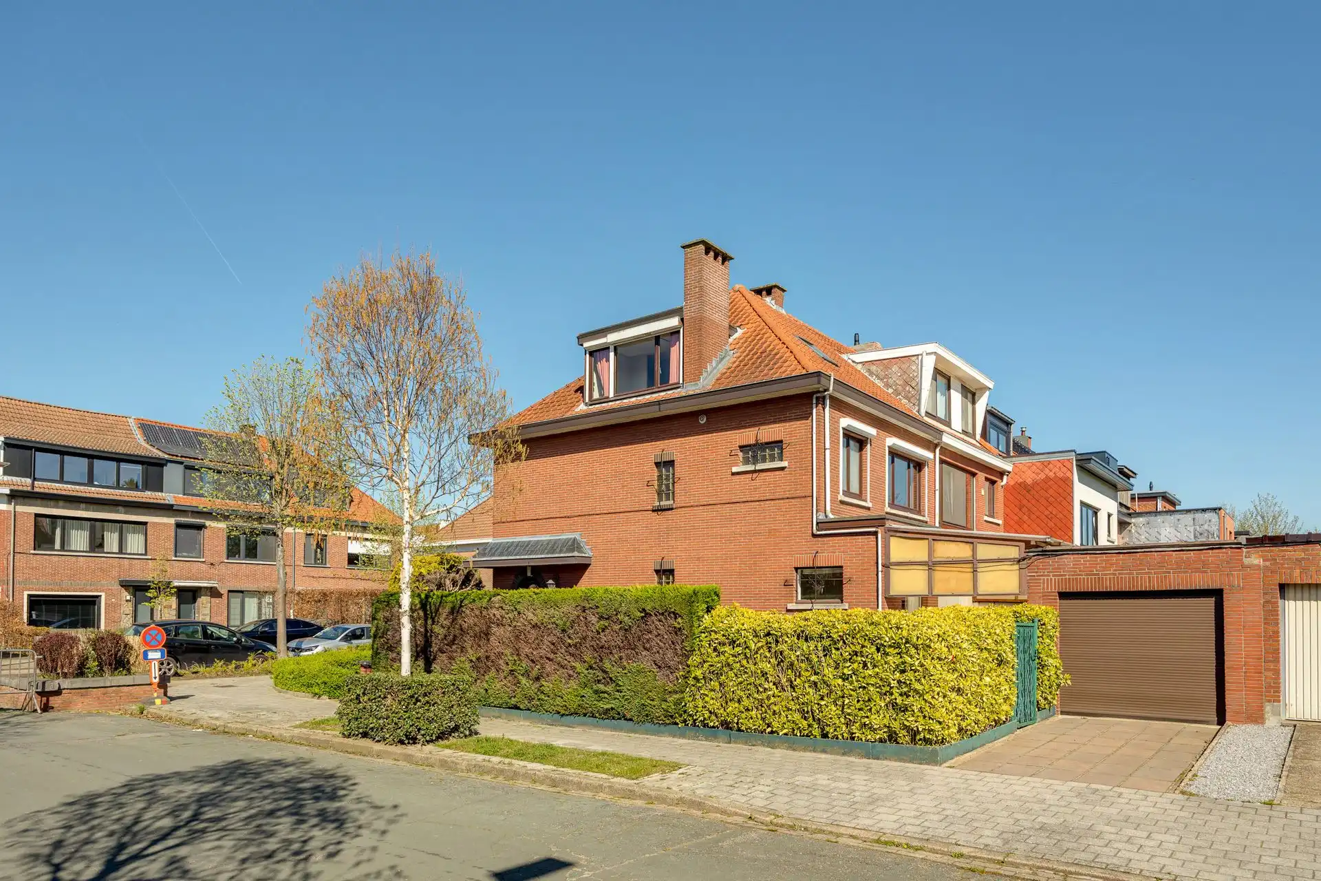 Ruime halfopen bebouwing met 5 slaapkamers, garage en zonnige tuin op toplocatie! foto 35