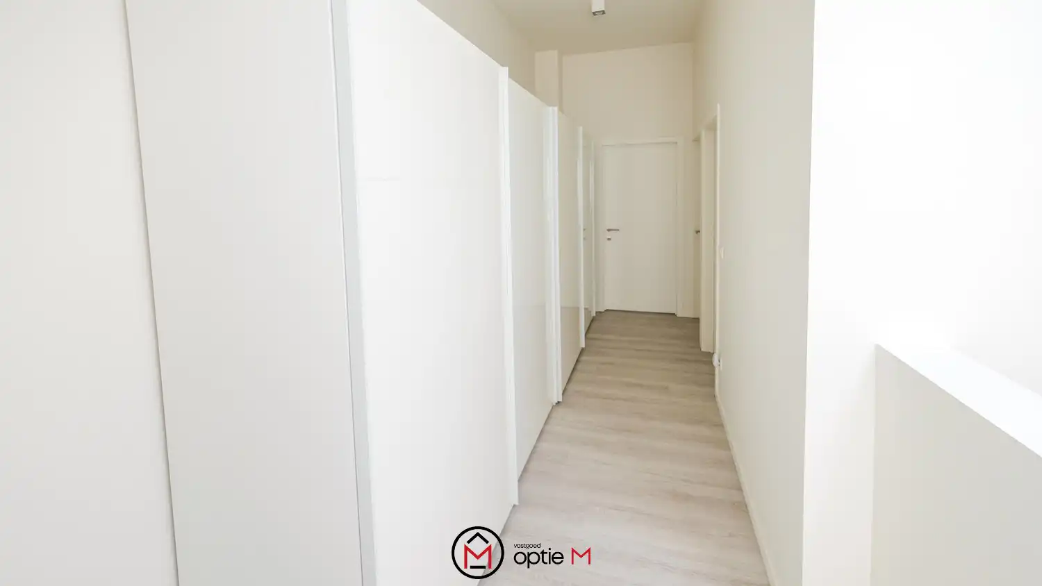 Gesloten woning te huur in Eigenbilzen (Bilzen-Hoeselt) – Instapklaar met drie slaapkamers, tuin en carport foto 10