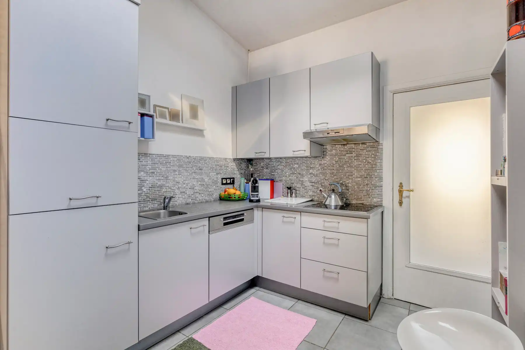 Instapklare woning met gezellige tuin en terras in het centrum van Opwijk! foto 12