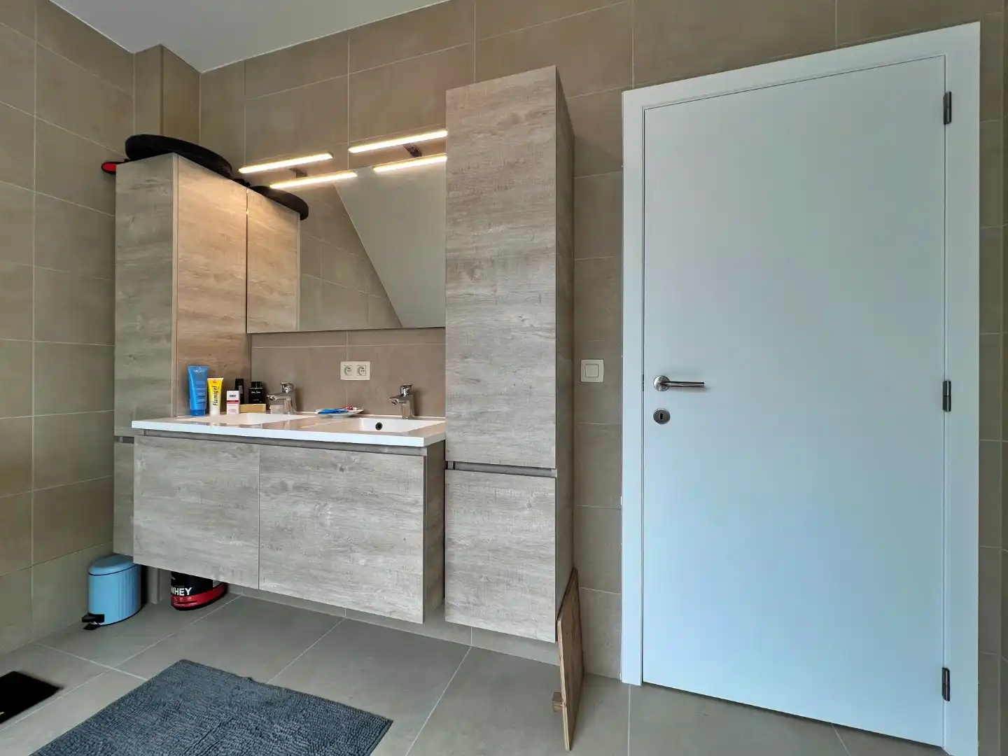 Recent 1-slaapkamer appartement met garage te Merendreedorp foto 9