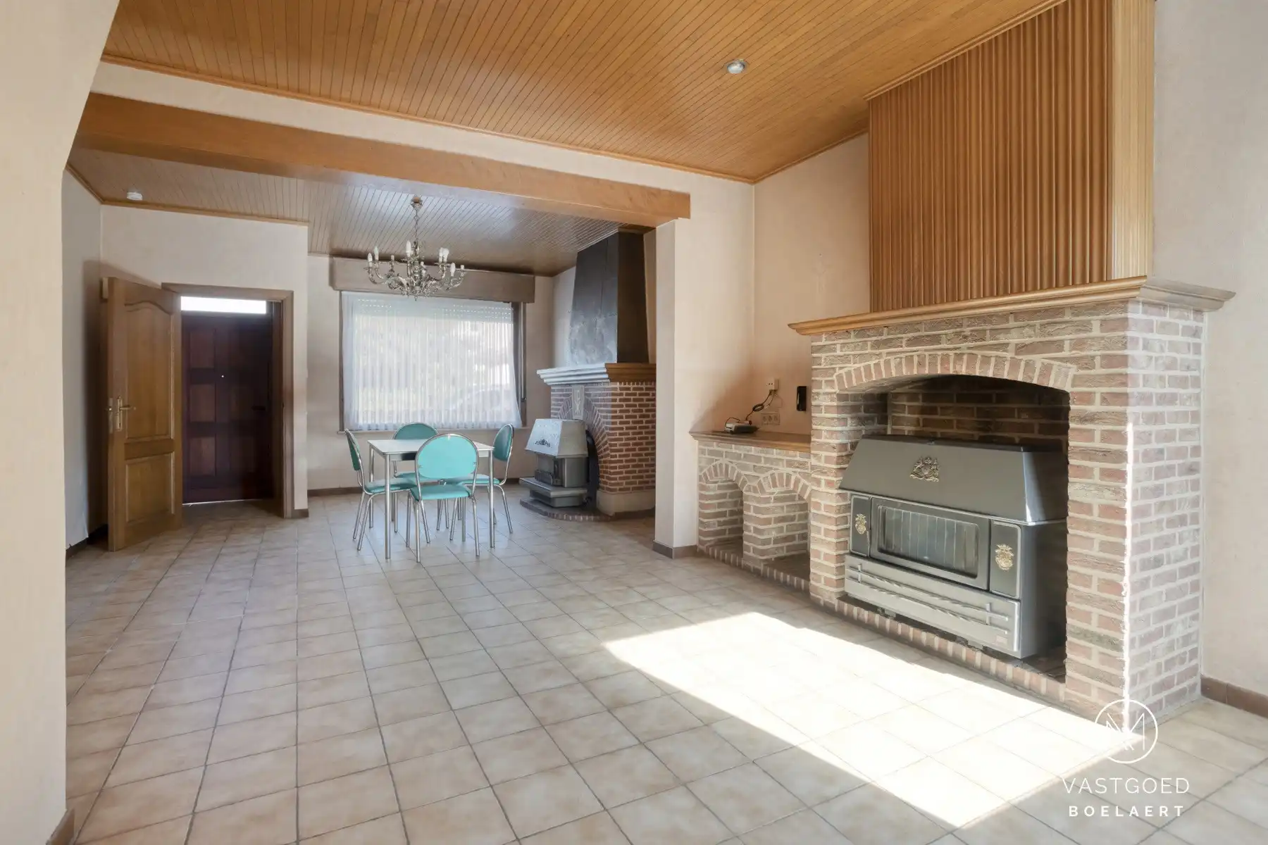 Te renoveren halfopen woning met zonnige tuin in rustige straat nabij Aalst foto 4