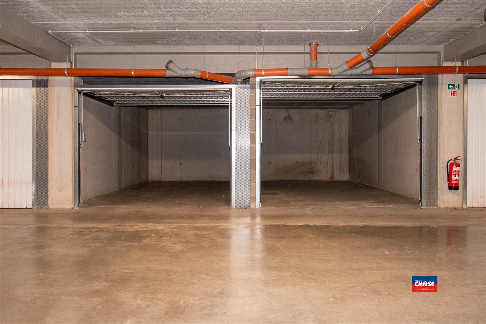 !!! Verkocht !!! Garagebox te koop  foto {{pictureIndex}}