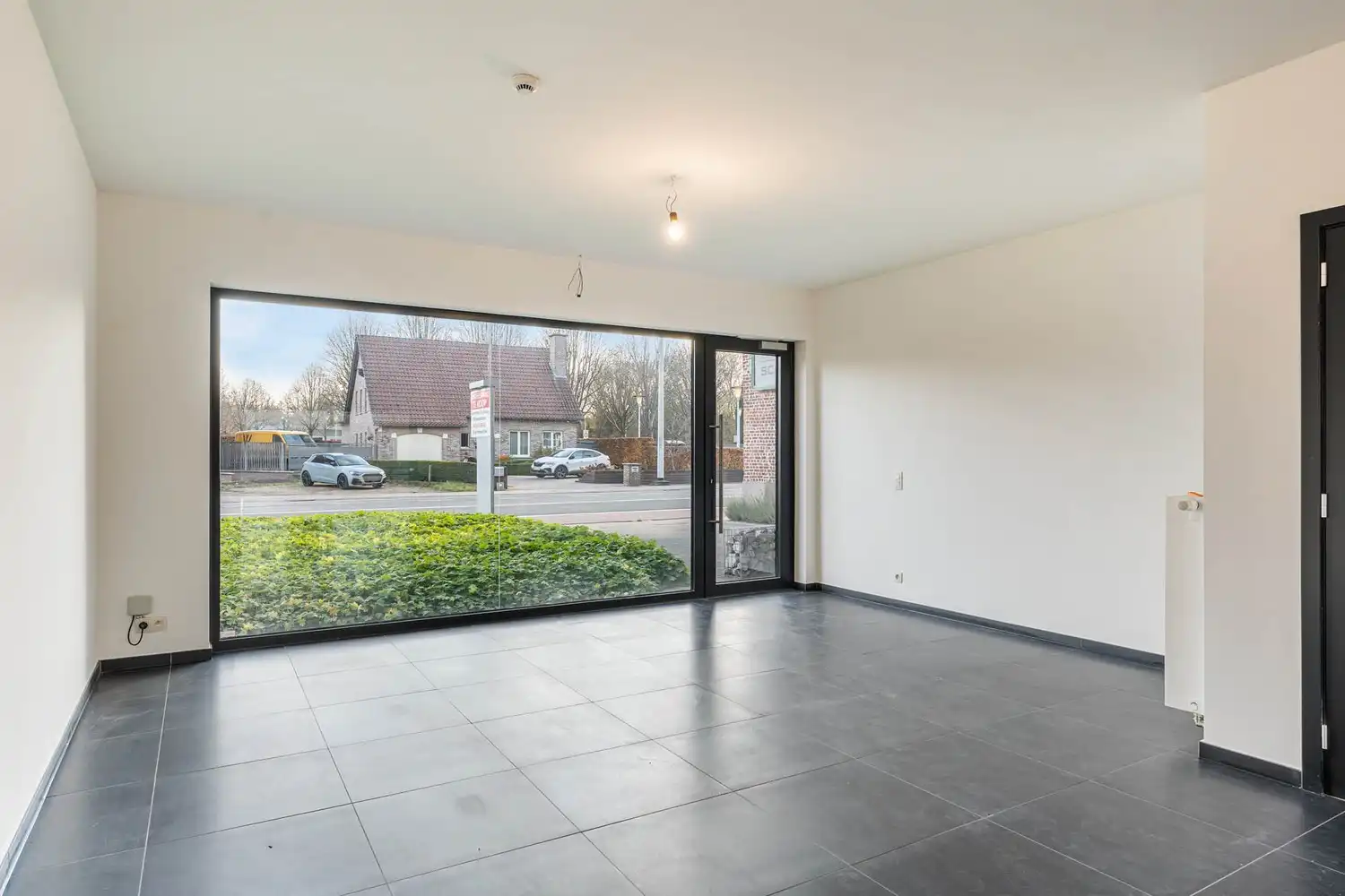 Recente, polyvalente en lichtrijke handelsruimte met 3 private autostaanplaatsen op een commercieel gunstige ligging te Kessel-Lo! foto 15