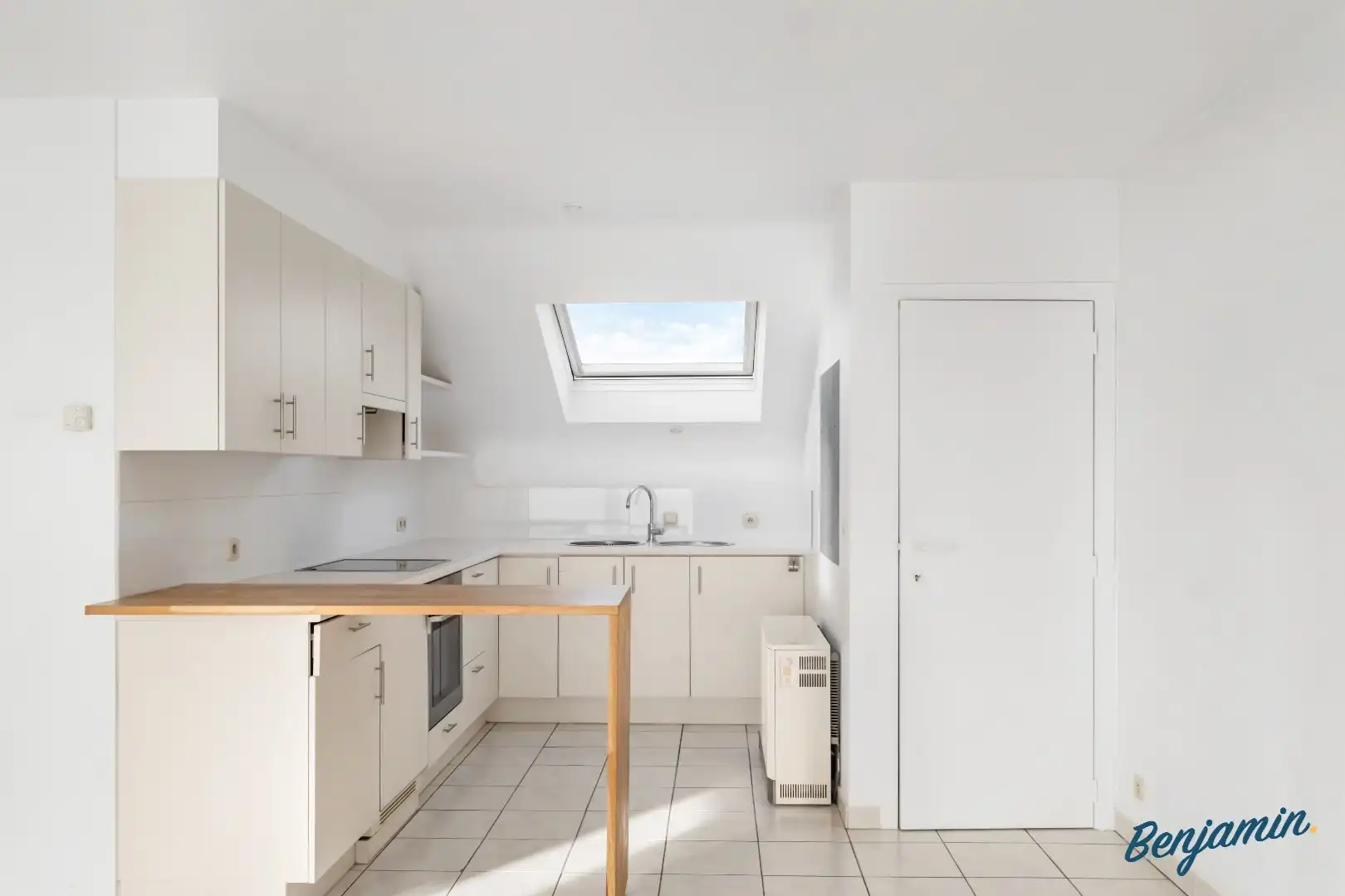 Dakappartement met 1 slaapkamer, berging en zonneterras in Dadizele-centrum foto 4