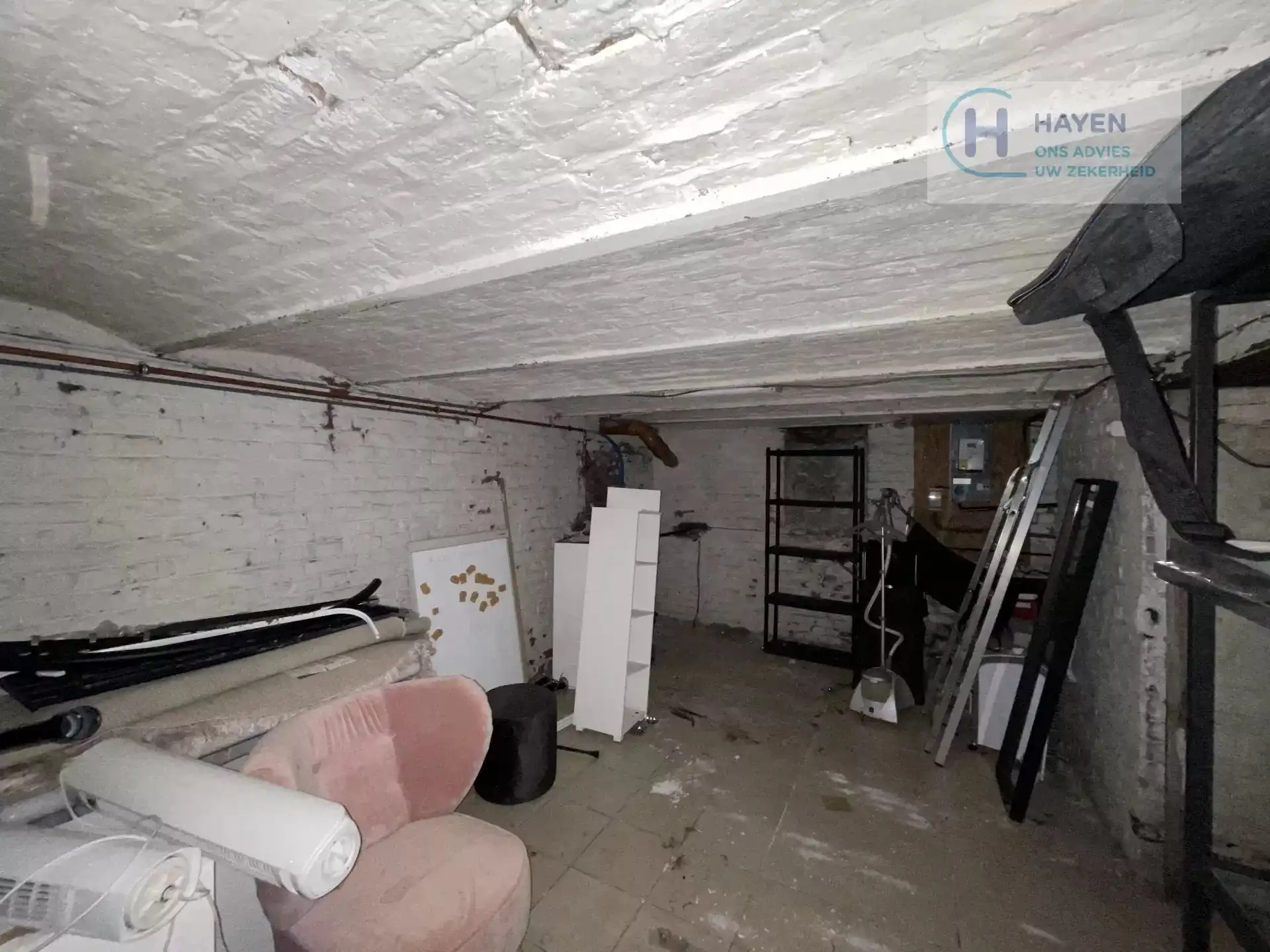 Commerciële hoekwoning met sterke zichtlocatie foto 14