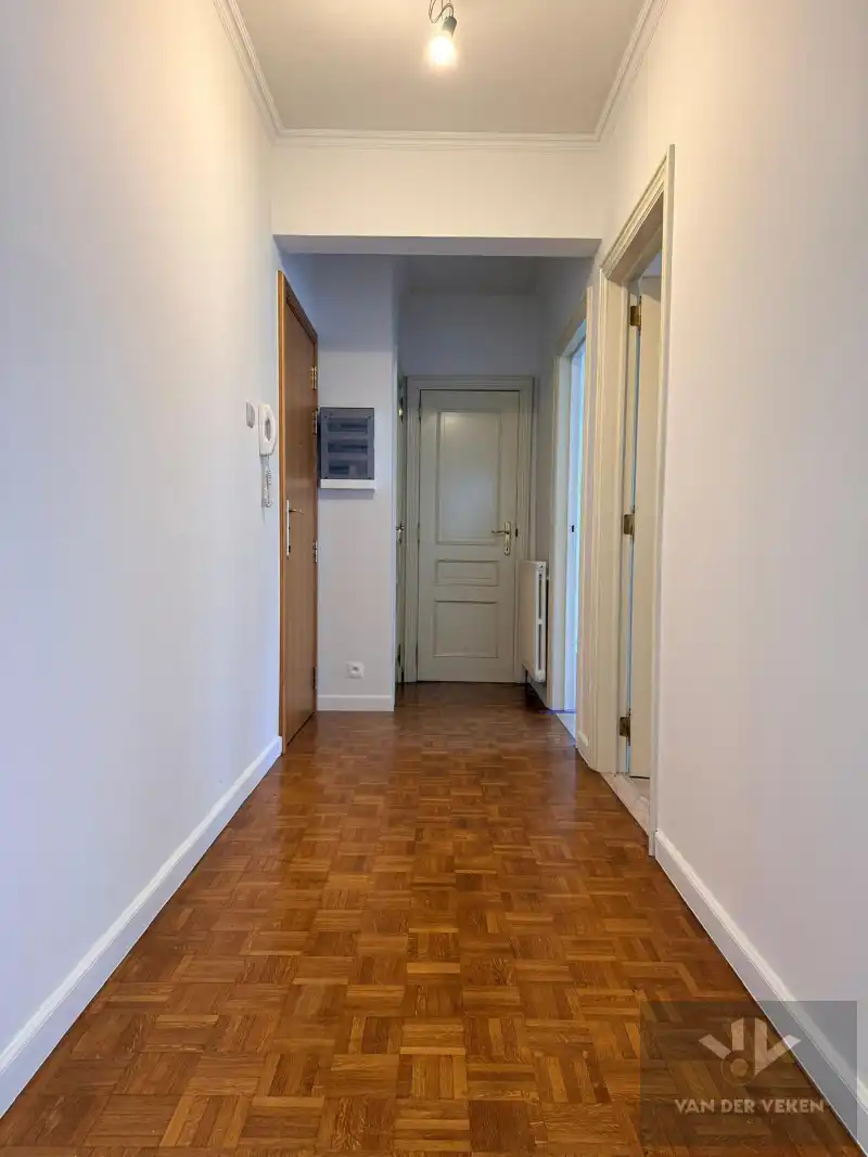 Centraal gelegen 2 slaapkamer appartement foto 9