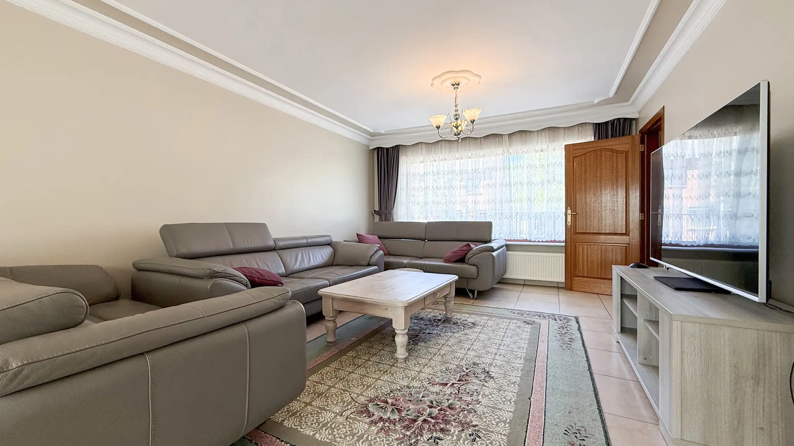 Instapklare bungalow met 5 slpks op toplocatie in Heusden! foto 6
