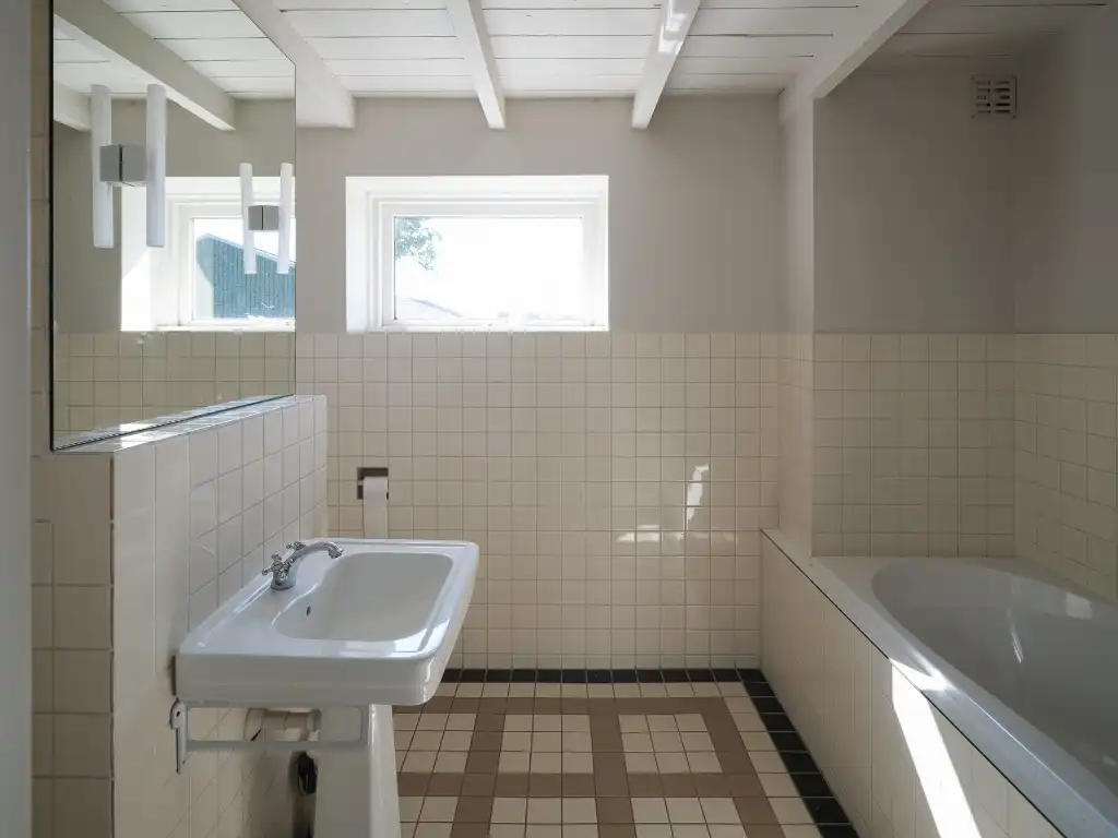 Breskens – Uitzonderlijke eigendom waar authenticiteit, karakter en strakke architectuur naadloos in elkaar samenvloeien op een exclusieve locatie tussen de velden en op een boogscheut van het strand. foto 30