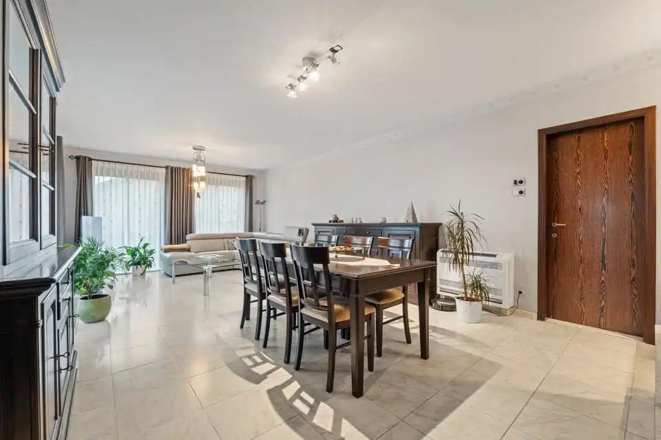 RUIME GELIJKVLOERSE GEZINSWONING OP EEN UITZONDERLIJK PERCEEL IN KORTENAKEN foto 7