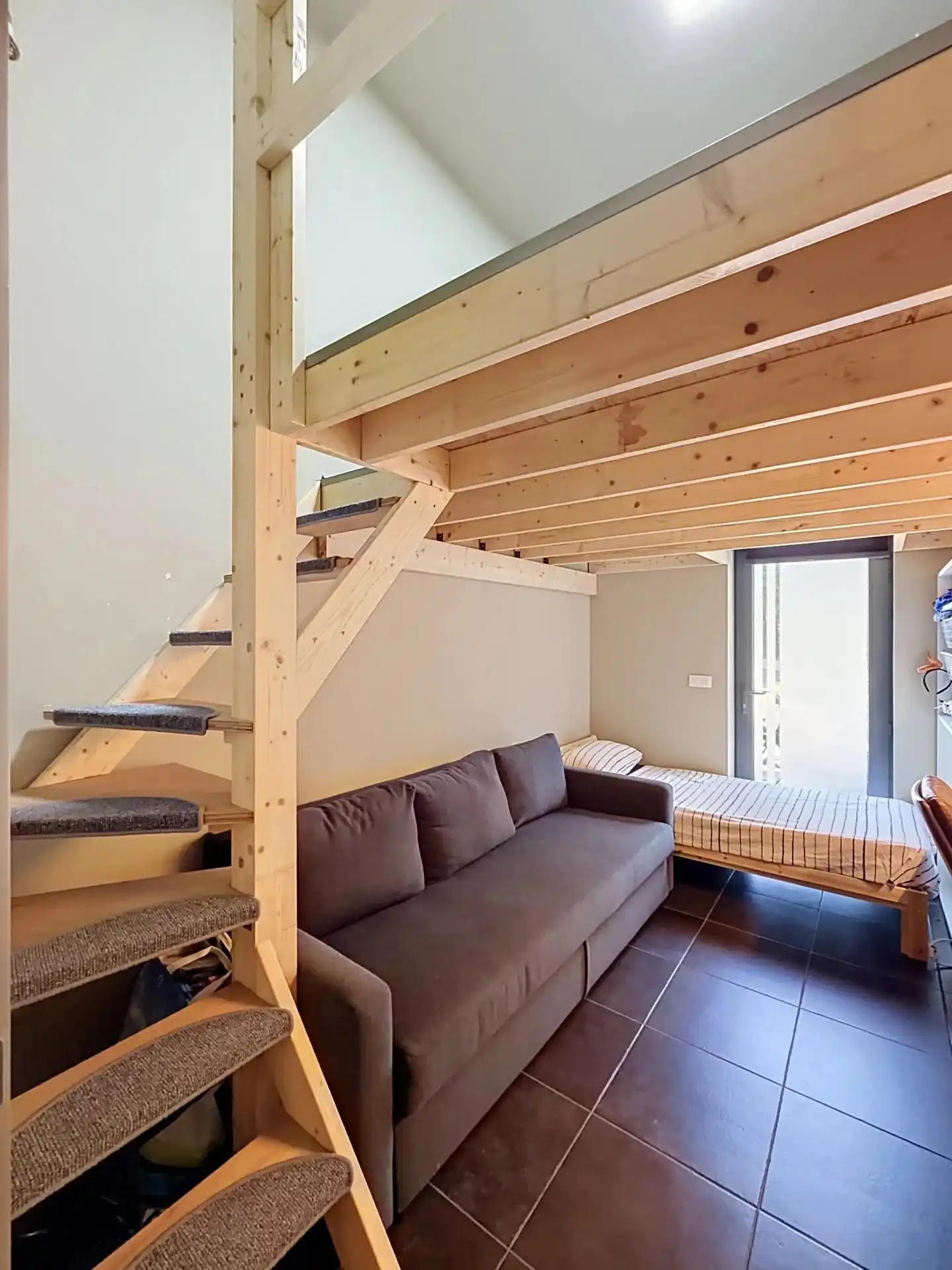 Luxe triplex met dubbele garage, 5 slaapkamers en 2 badkamers  in hartje Mol centrum foto 5
