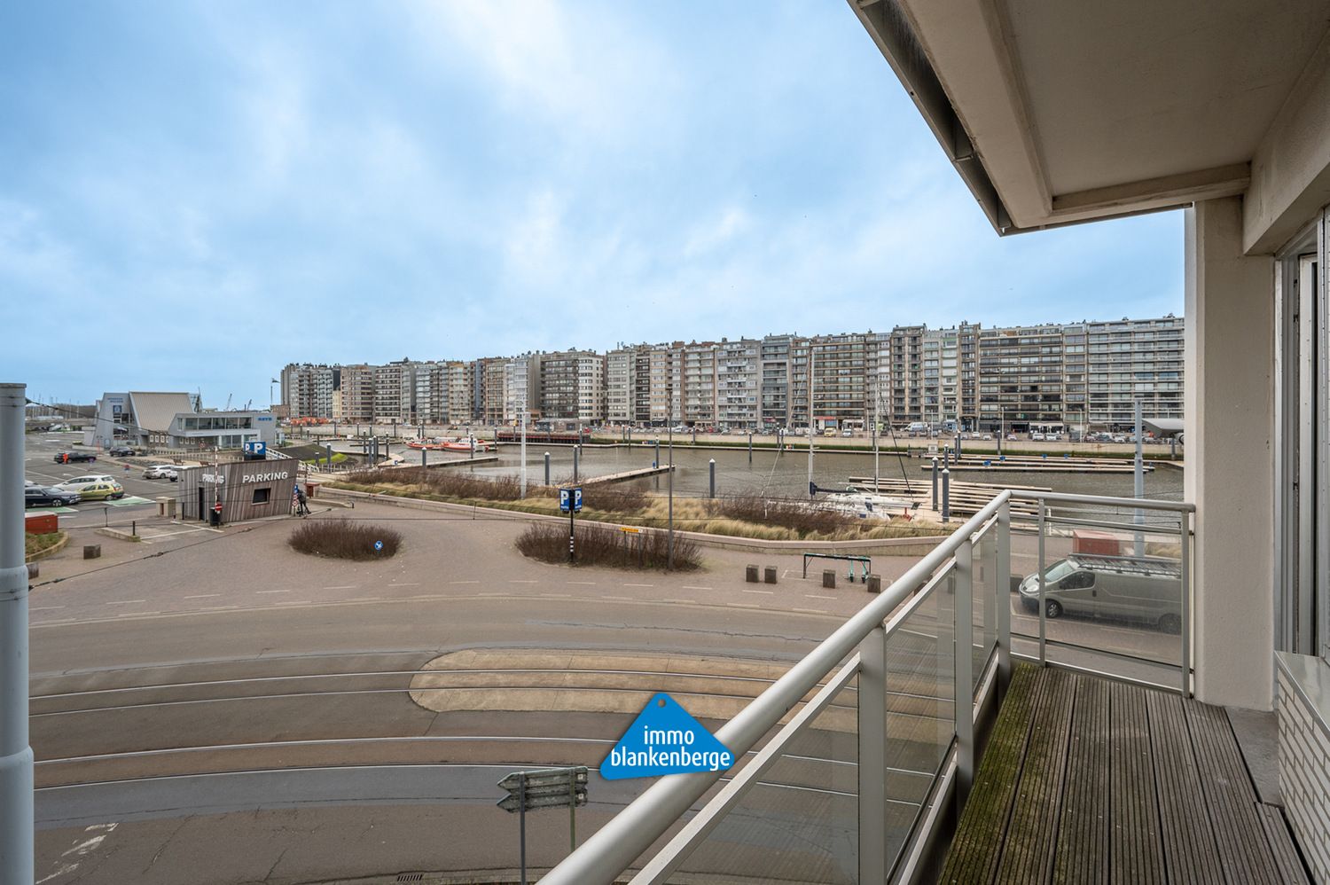 Prachtig gerenoveerd Hoekappartement met Havenzicht te Blankenberge foto 14