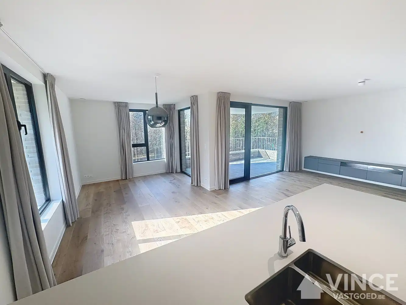 Modern appartement te huur met mooi uitzicht en veel lichtinval foto 4