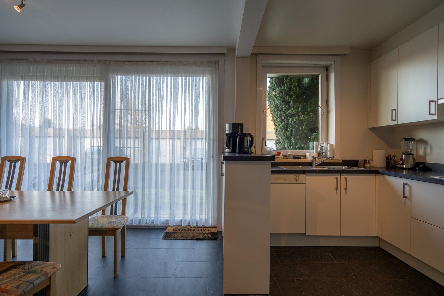 GELIJKVLOERS APPARTEMENT foto 8