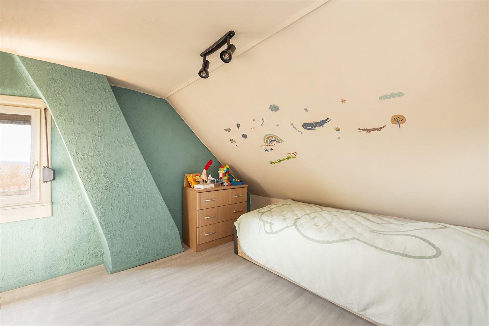 Knusse woning op den berg! Met tuin en garage! foto 10