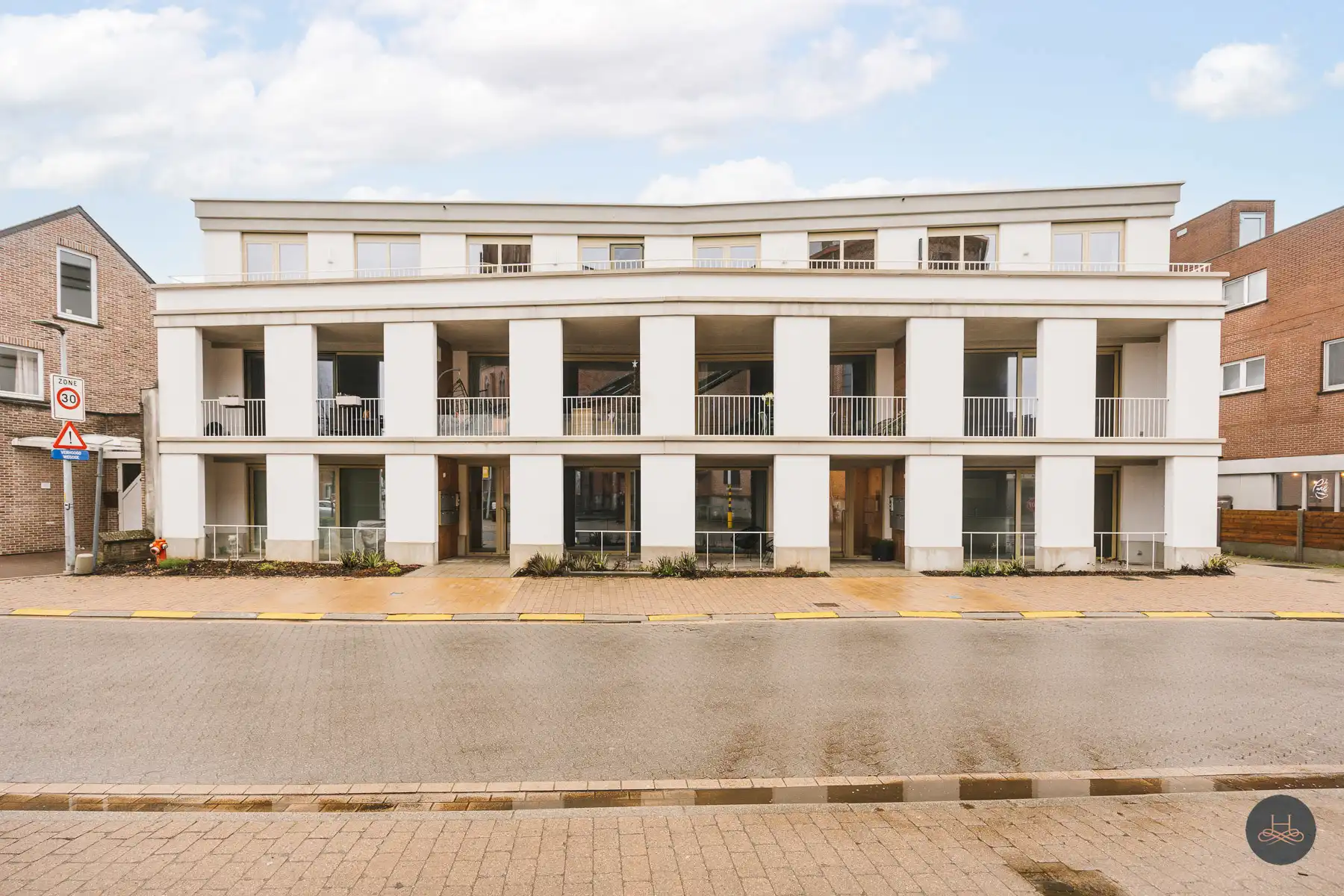 BEN Appartement met hoogwaardige afwerking foto {{pictureIndex}}