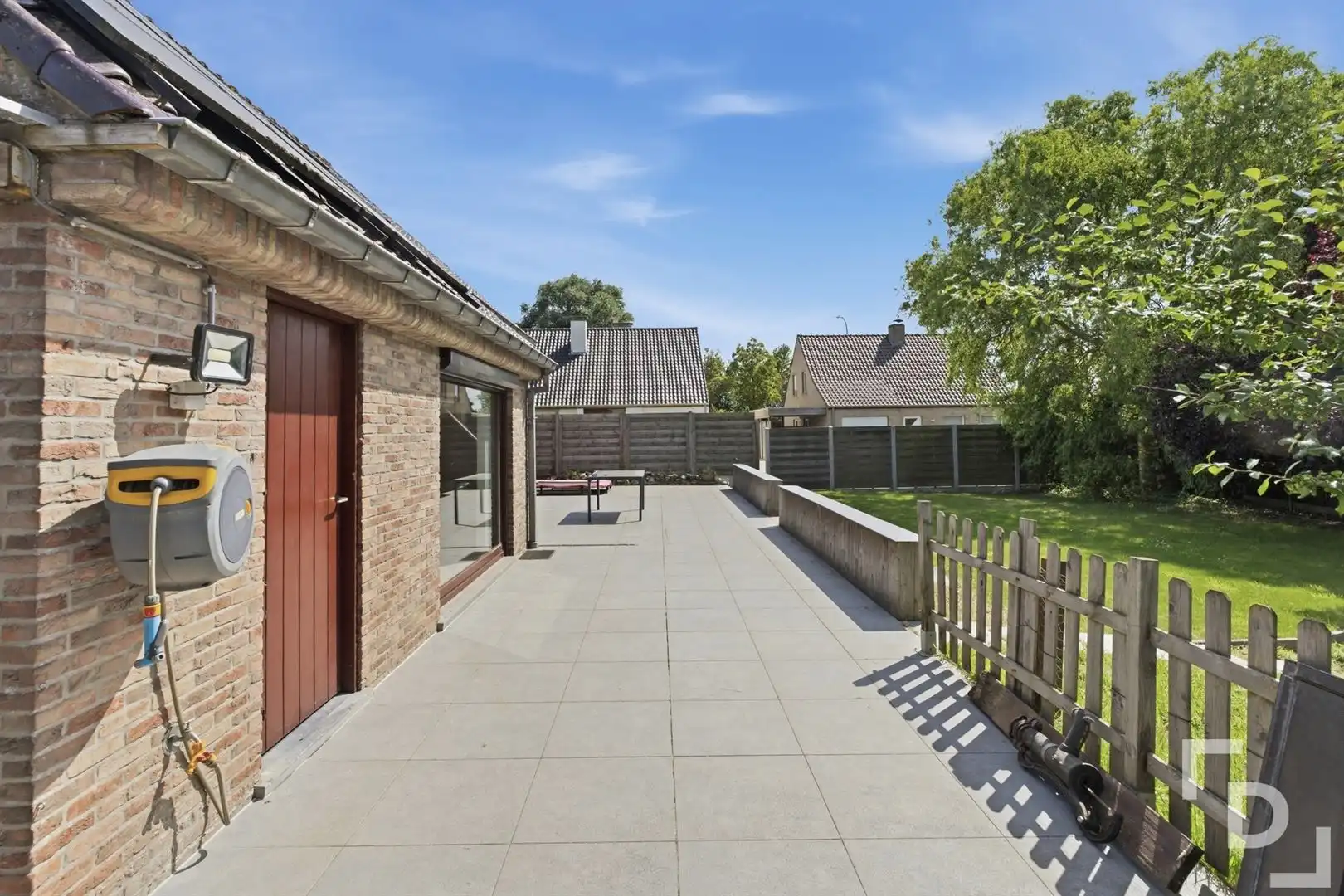 Ruime villa in residentiële woonwijk in Poperinge. foto 18