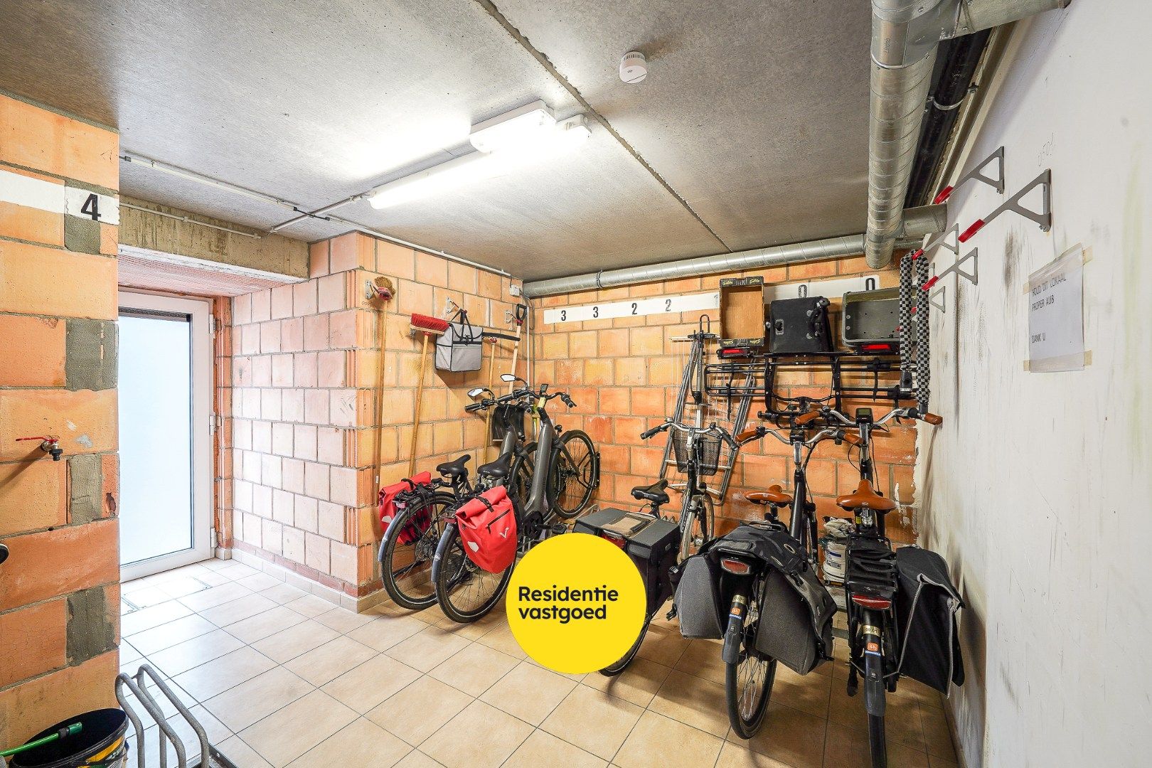 Instapklaar appartement met 2 terrassen te Mariakerke foto 17