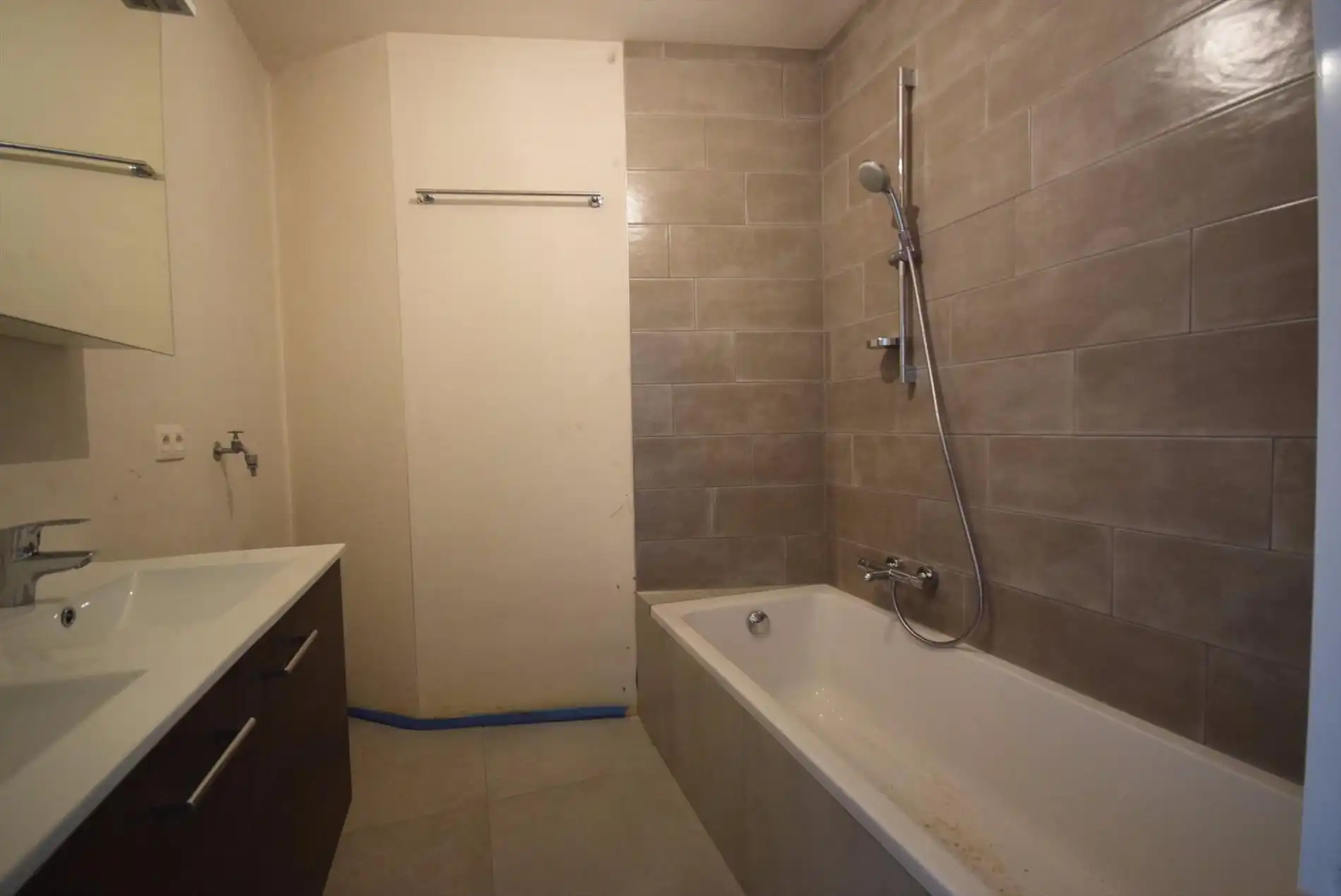 INSTAPKLAAR APPARTEMENT IN CENTRUM RUMBEKE foto 7