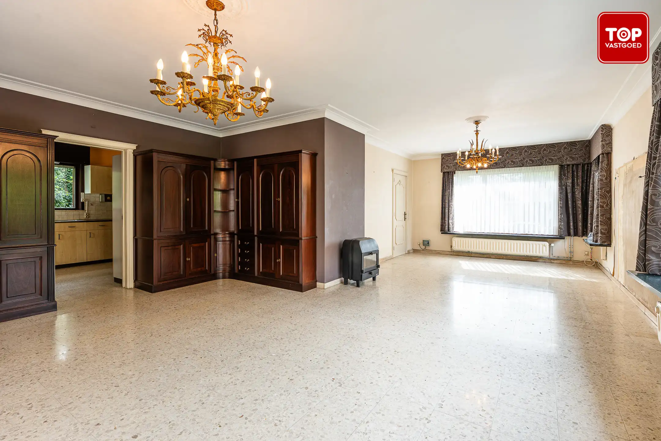 Te renoveren karaktervolle villa met 4 slaapkamers, gelegen op een perceel van 900 m². foto 4