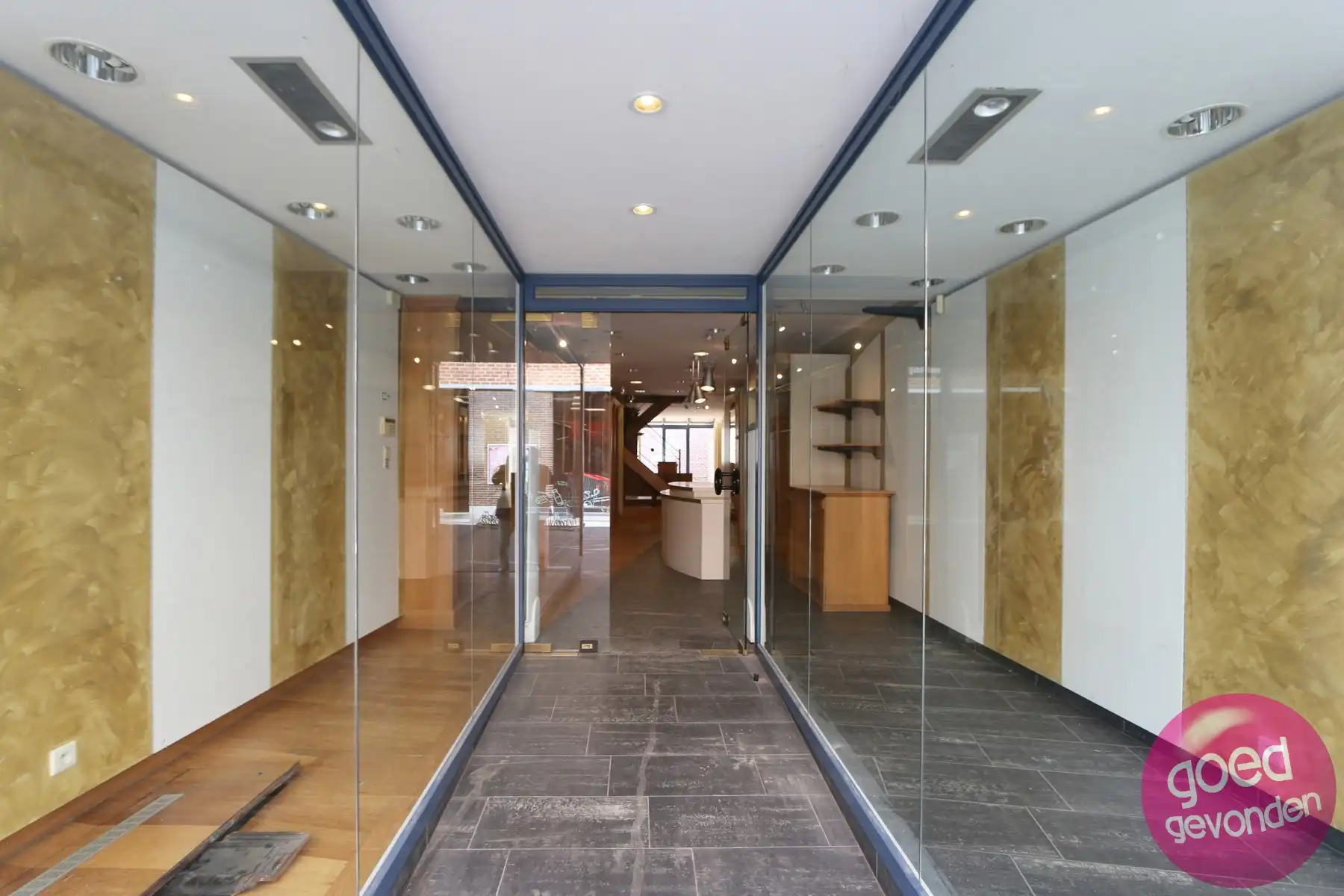 HANDELSHUIS - VEEL PASSAGE - INSTAPKLAAR - 2 à 3 SLK - KOER foto 4