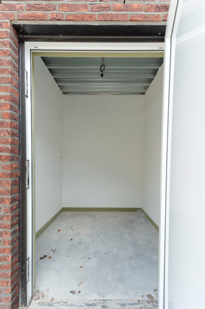 INSTAPKLAAR 1 SLPK APPARTEMENT MET BERGING IN HARTJE ROESELARE foto 12