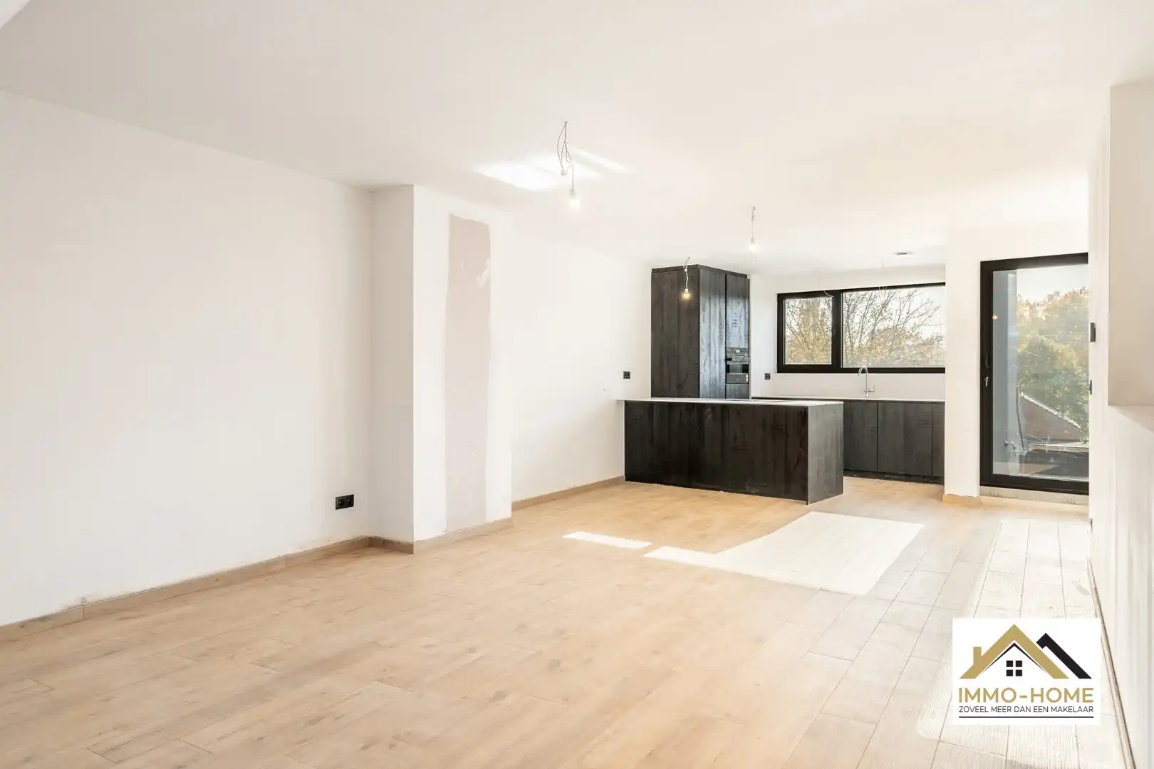 Nieuwbouw energiezuinig appartement met  4 slaapkamers! foto 2