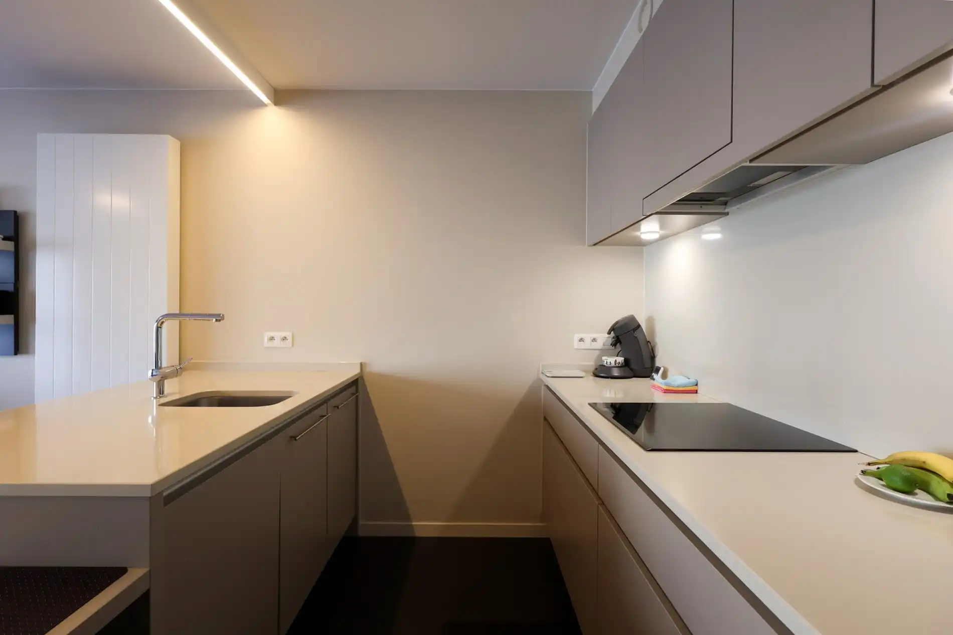 Modern appartement met eigen parkeerplaats nabij het strand Oostduinkerke foto 3