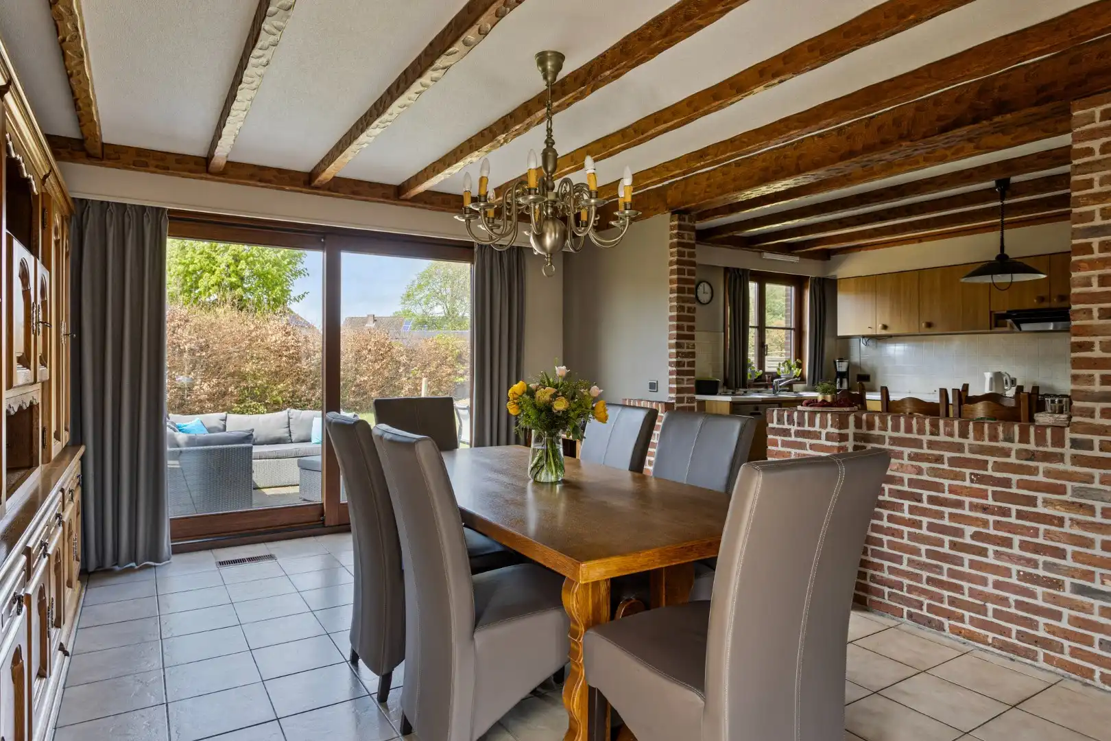 Onderkelderde woning met 4 slpks op 899 m² in een doodlopende straat te OLV Olen ! foto 10