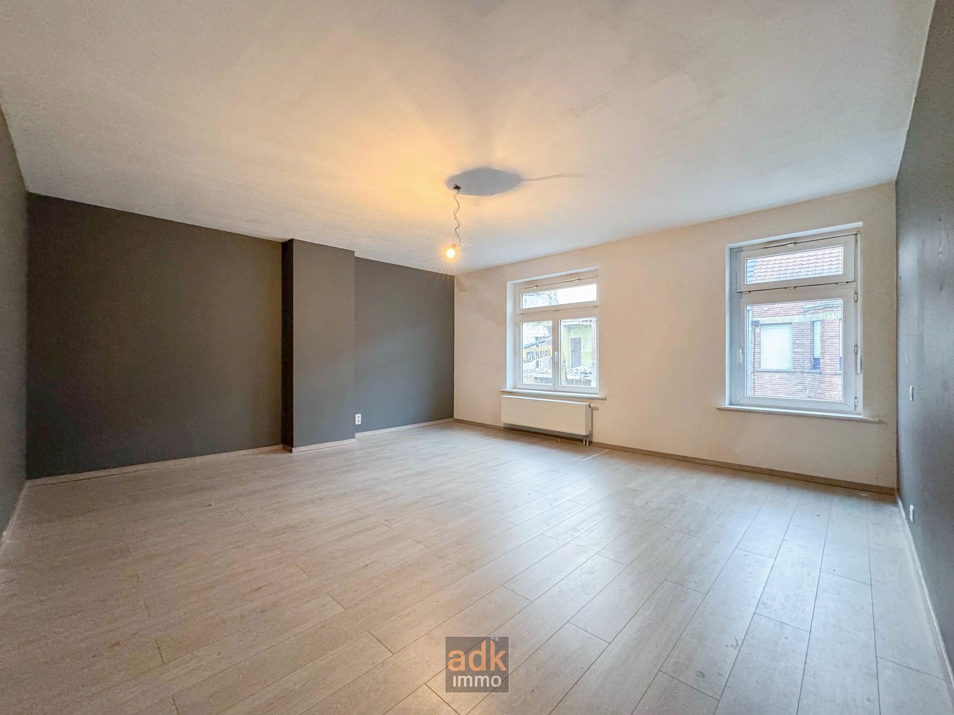 Herenhuis te koop met zuidwest gerichte tuin en parkeerplaats. Vernieuwd dak, nieuwe elektriciteit & nieuwe aardgas-CV foto 20