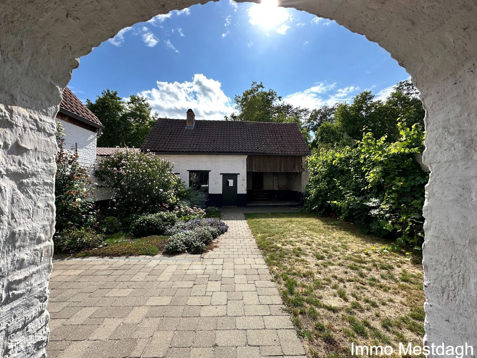 ERFPACHT: Pittoresk gelegen en gerenoveerde Begijnhofwoning met stadstuin. foto 2