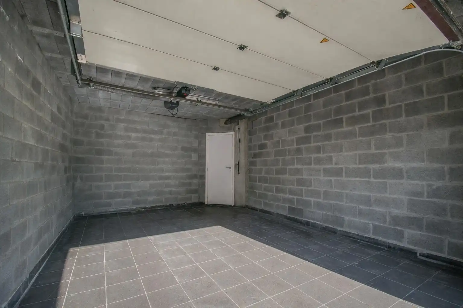 RUIM APPARTEMENT (EPC: B) MET 3 SLAAPKAMERS + GARAGE! foto 22