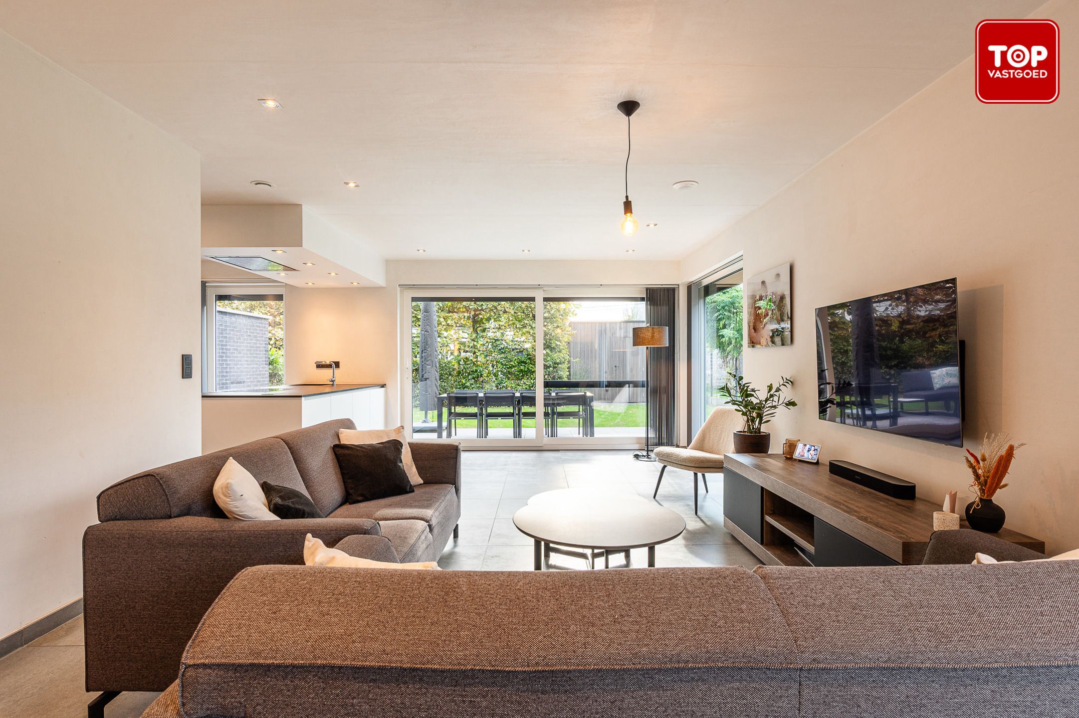 Instapklare woning (2016)  met 4 slaapkamers en tuin in residentiële wijk foto 7