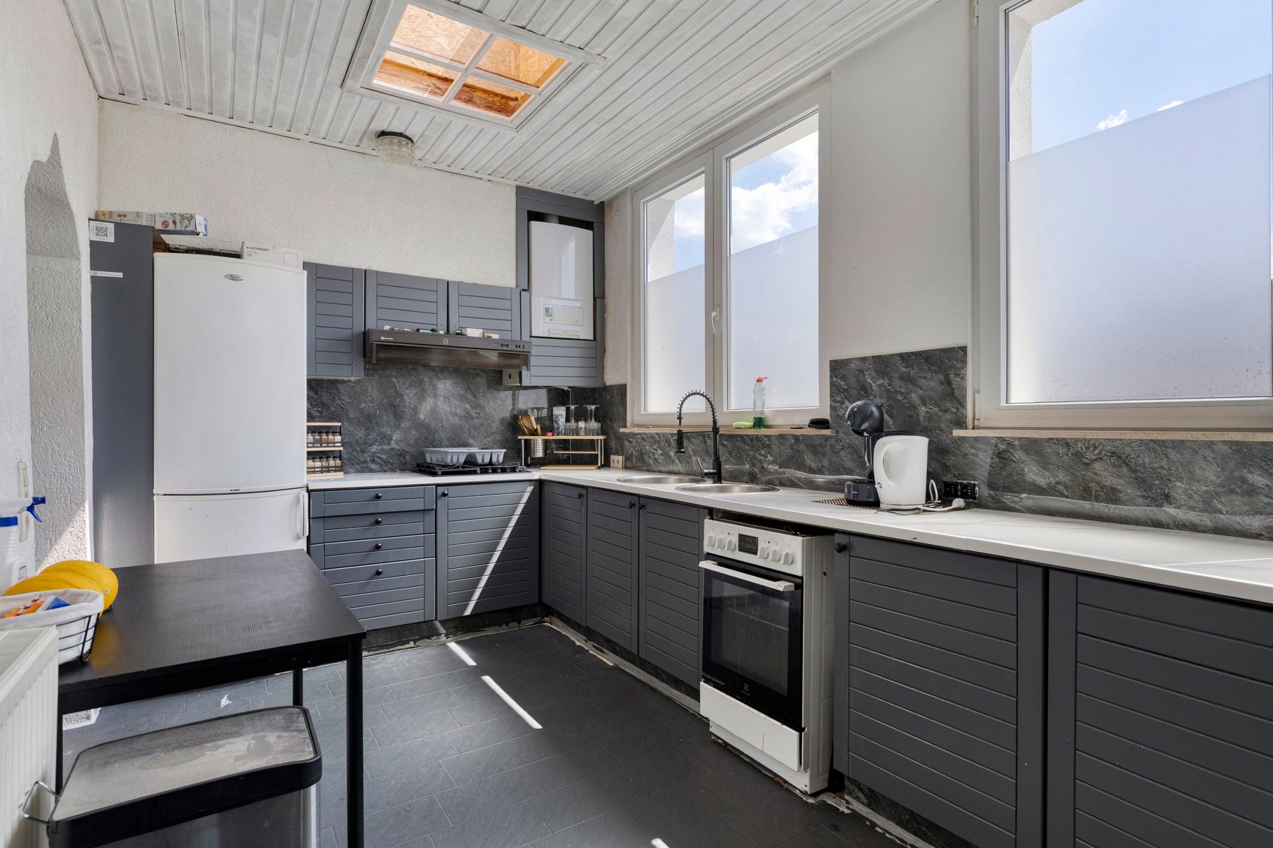 IN OPTIE - Woning met ruim magazijn en bureelruimte. foto 6