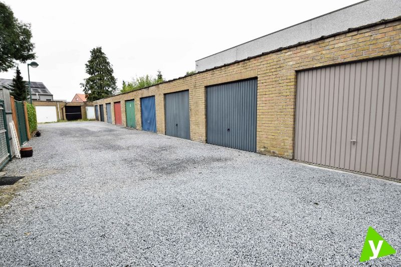Garagebox op gunstige ligging vlakbij het centrum van Eeklo foto 5