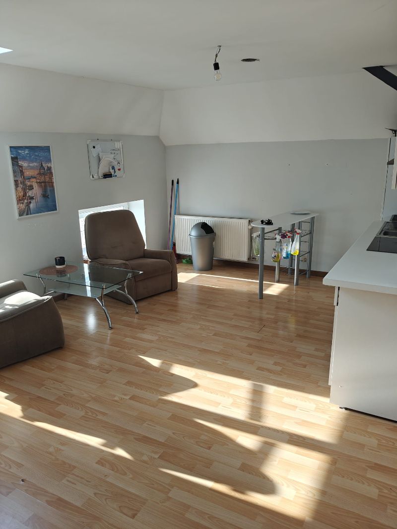Ruim appartement in centrum te huur! foto 3