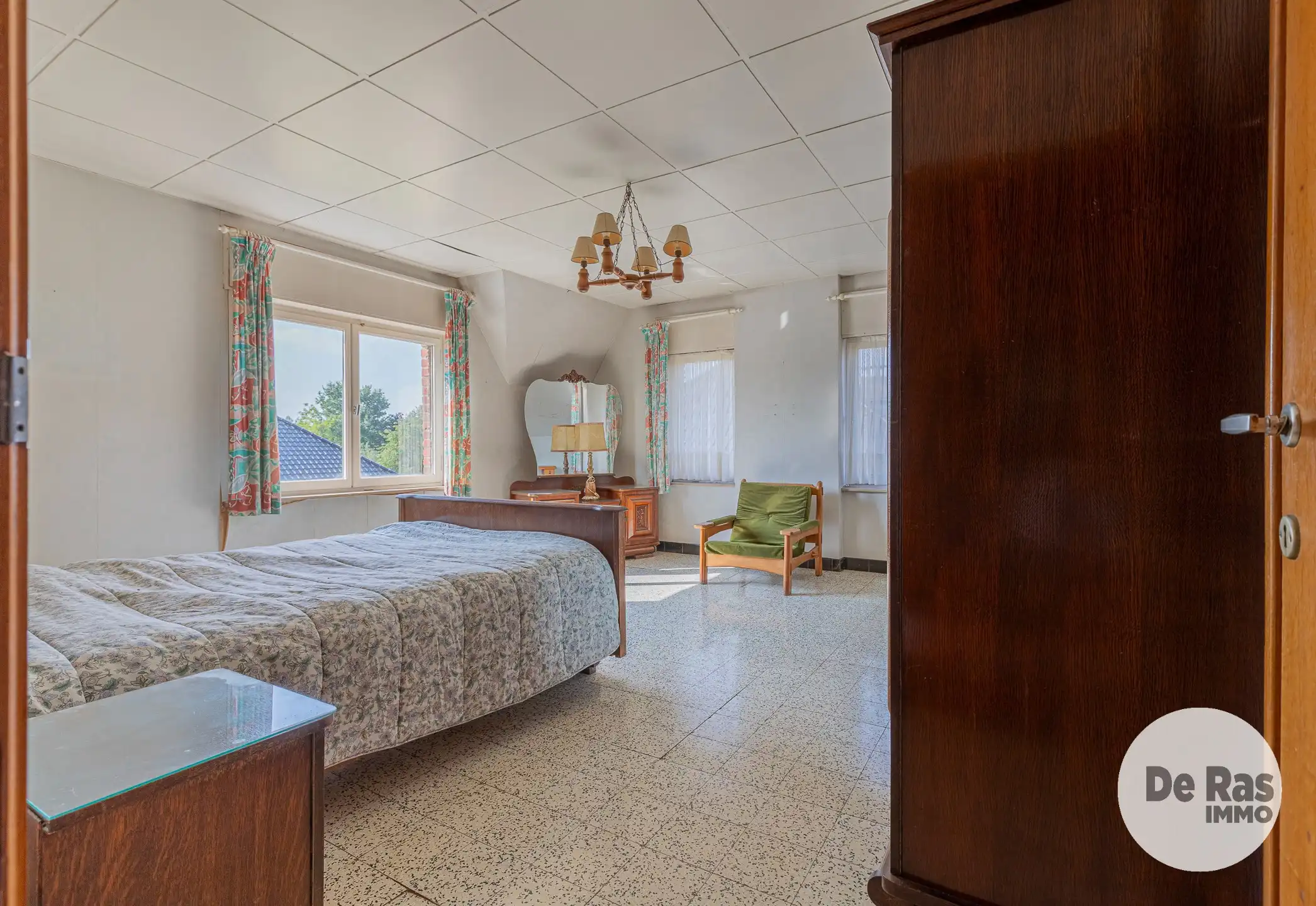 VLEKKEM- Ruime woning met 4 slaapkamers en uitgestrekte tuin foto 18