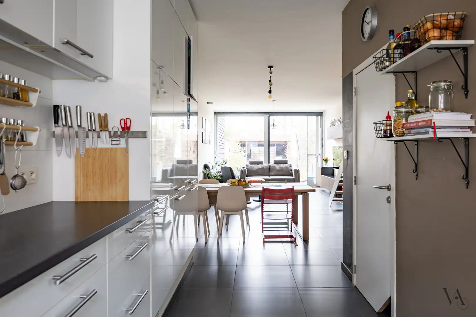 Energiezuinige rijwoning met 4 slaapkamers en tuintje foto 4