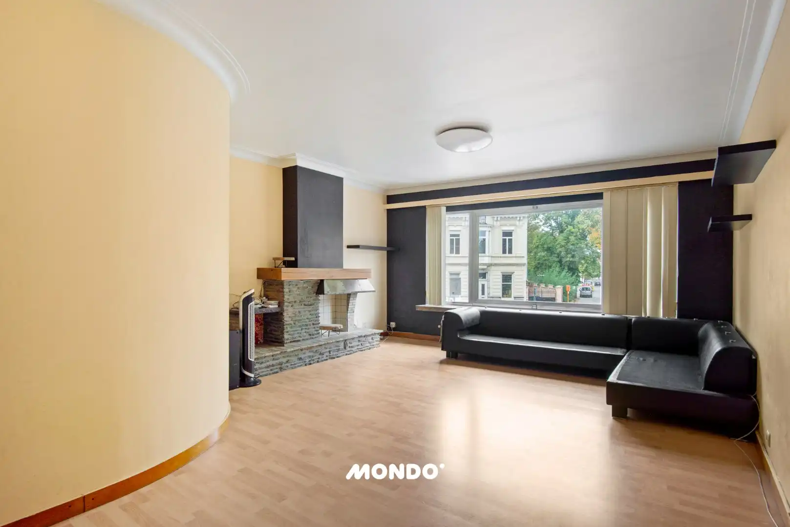 Ruime woning met 2 slaapkamers, garage, twee terrassen en tuin  foto 4