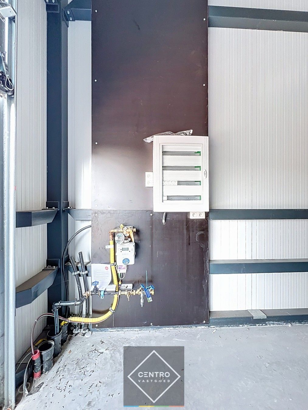 Nieuwbouw KMO unit (± 264m²) TE HUUR, laadpalen én hypercharger aanwezig! Bedrijvenpark "Diamant" te Dikmuide. foto 16
