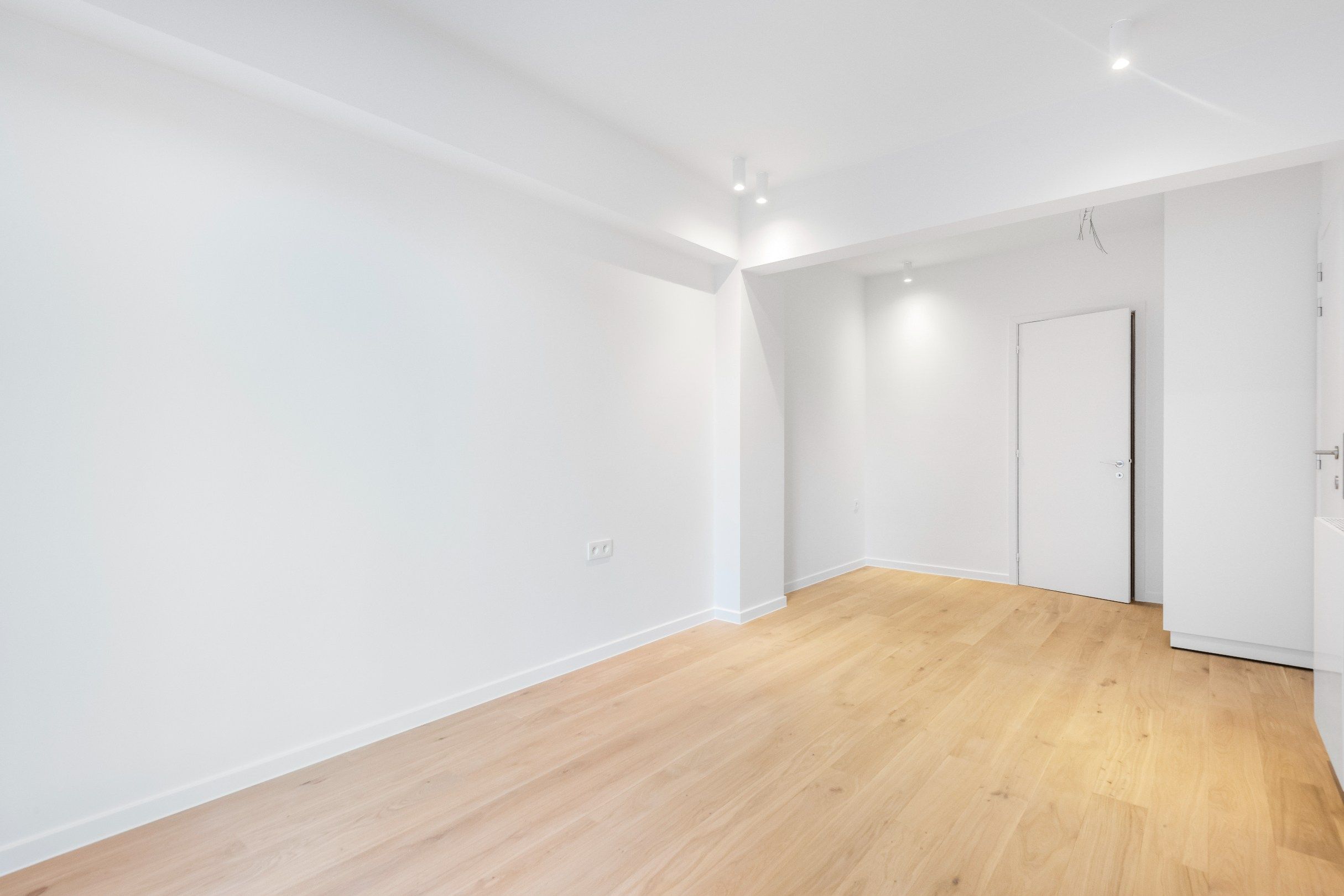 Ongemeubeld appartement op de Zeedijk ter hoogte van het Lichttorenplein foto 11