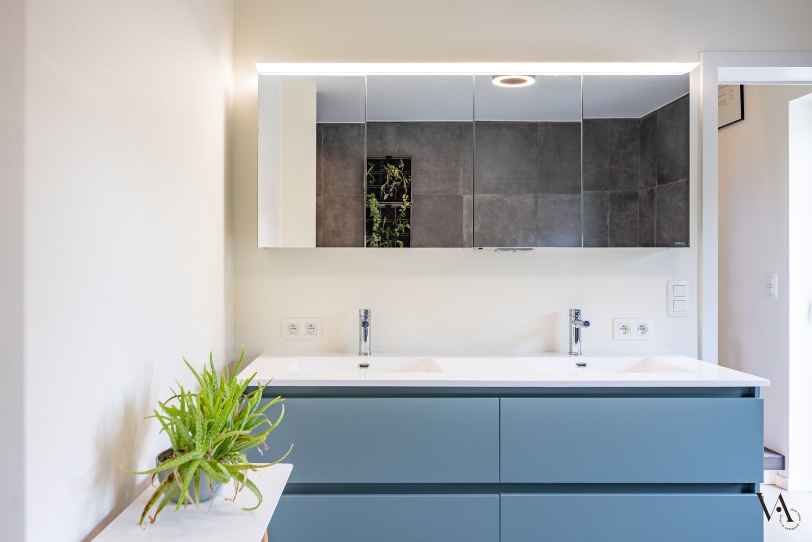 Moderne en recente gezinswoning in doodlopende straat foto 9