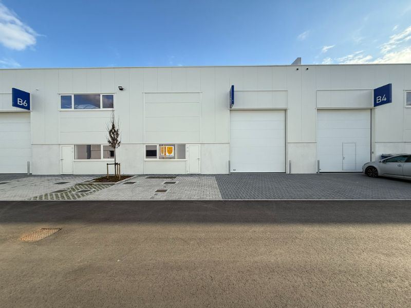 Modern magazijn van 216 m² met parkeerplaatsen op toplocatie in Evergem foto 21