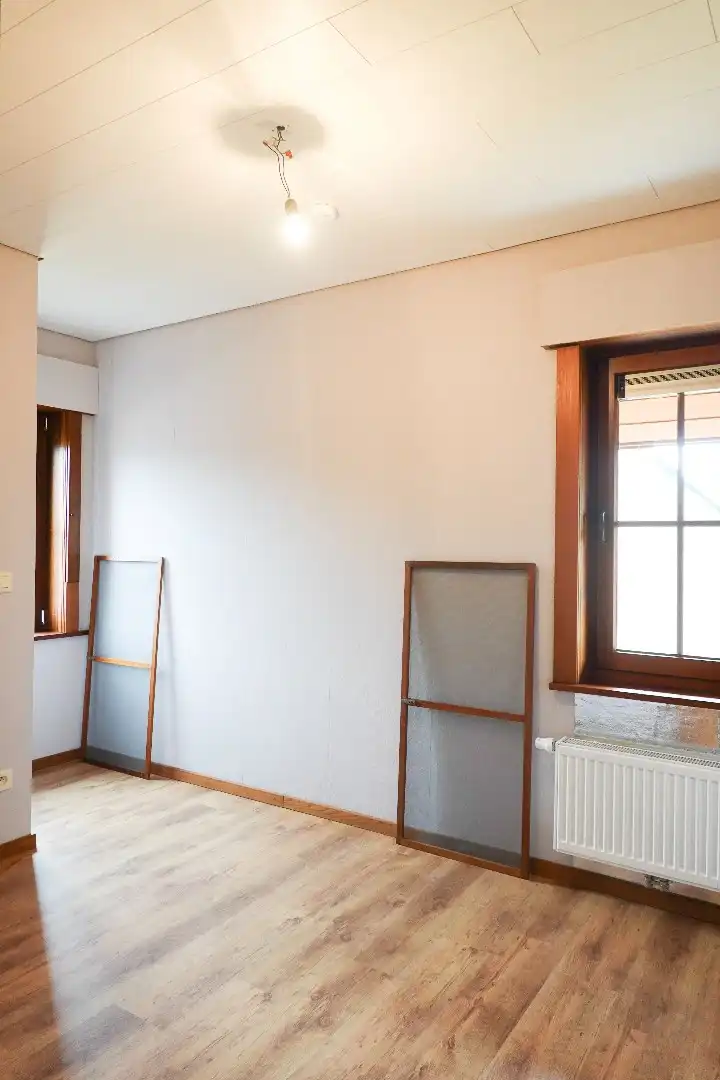 Charmante vrijstaande woning met 5 slaapkamers, ruime tuin en grote garage foto 18