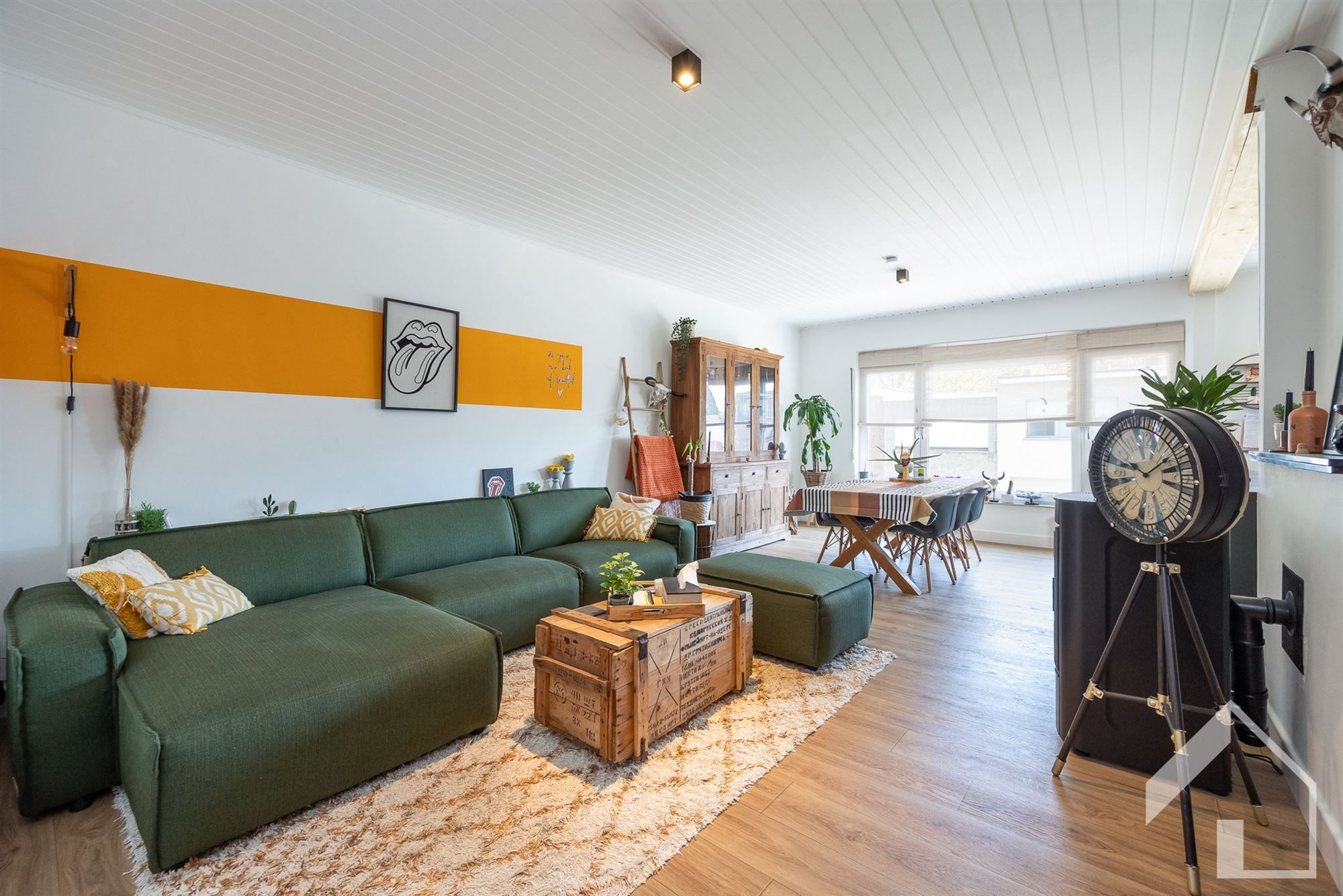 prachtig gerenoveerde 2-slaapkamerappartement foto {{pictureIndex}}