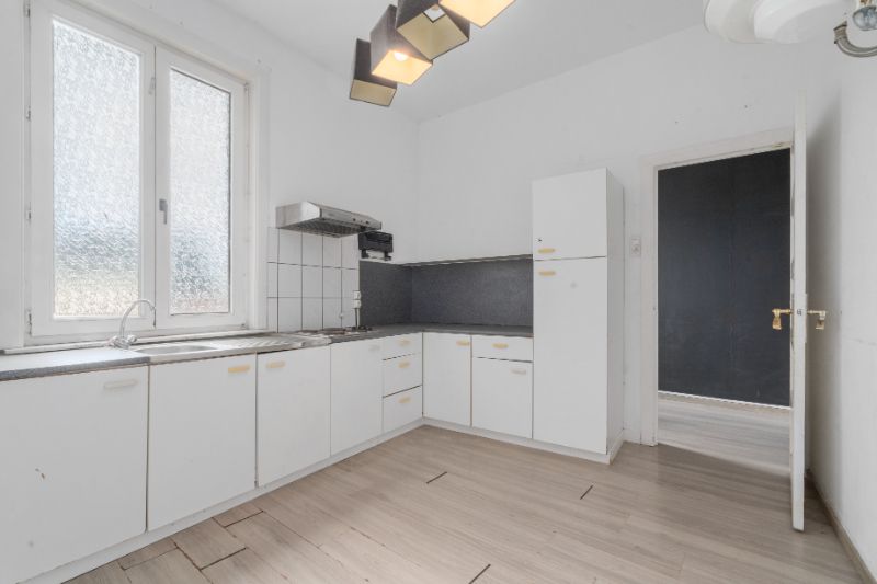 Woning met handelsruimte/bureel foto 12